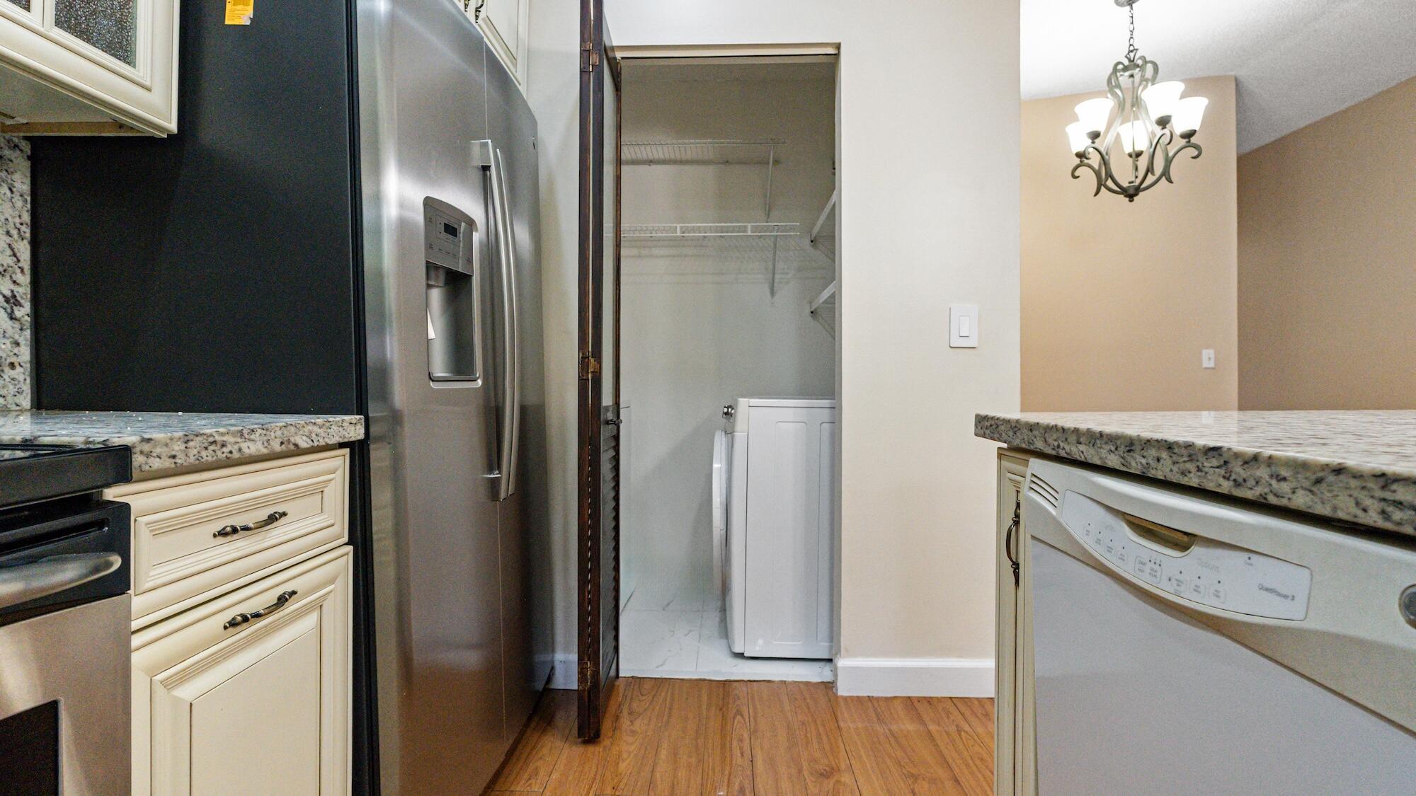 570 Woodgate Circle A Property Photo 11