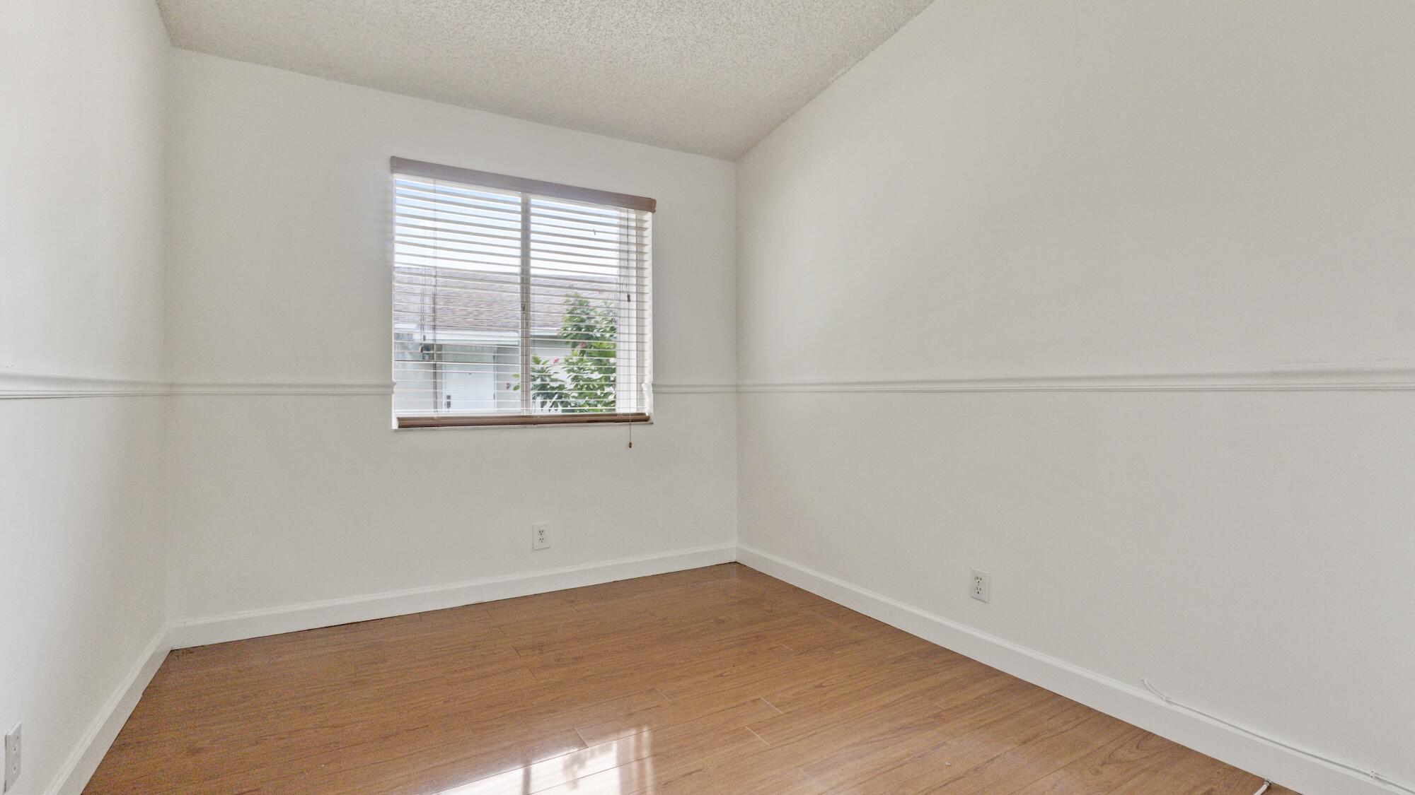 570 Woodgate Circle A Property Photo 17