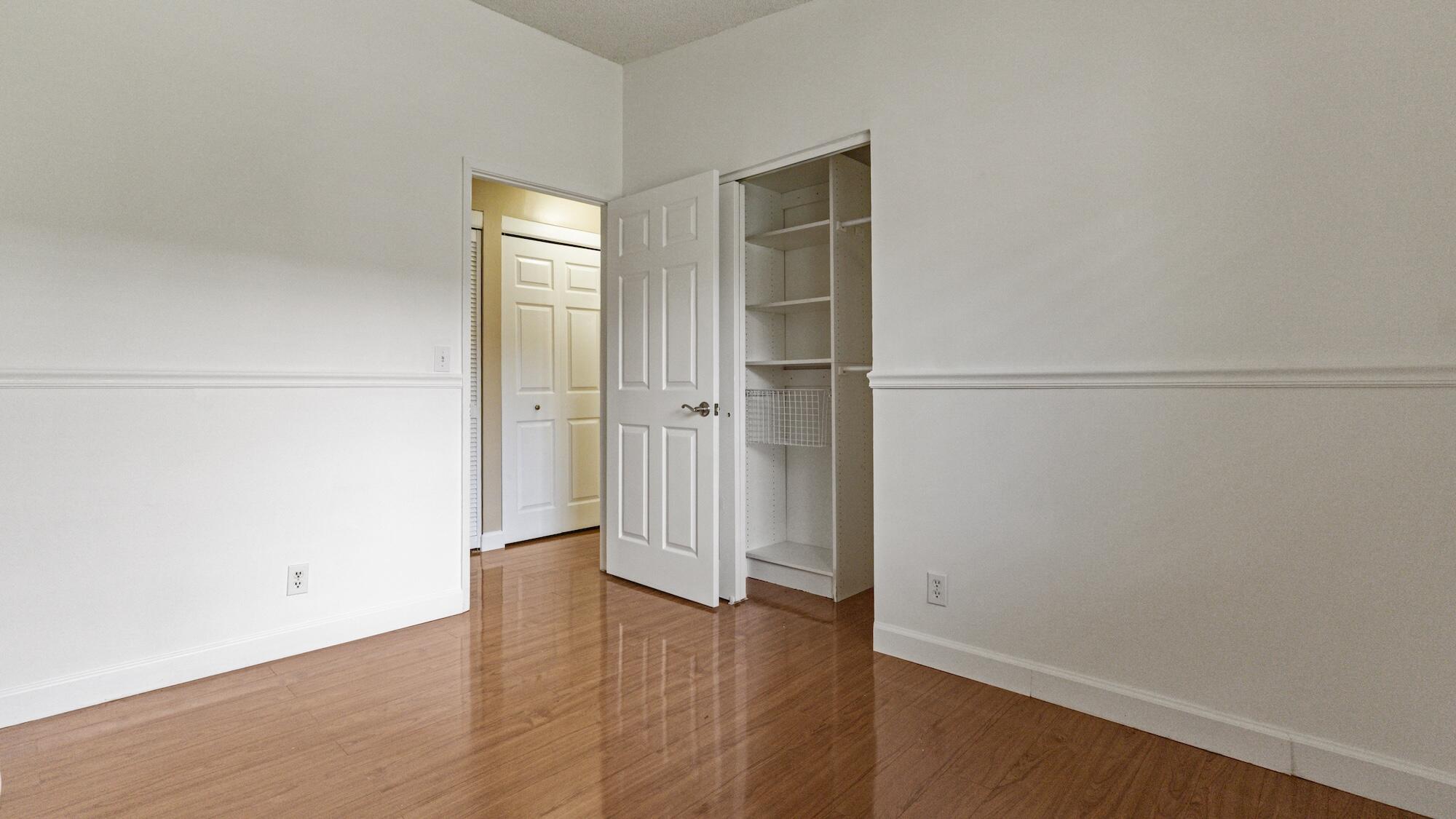 570 Woodgate Circle A Property Photo 18