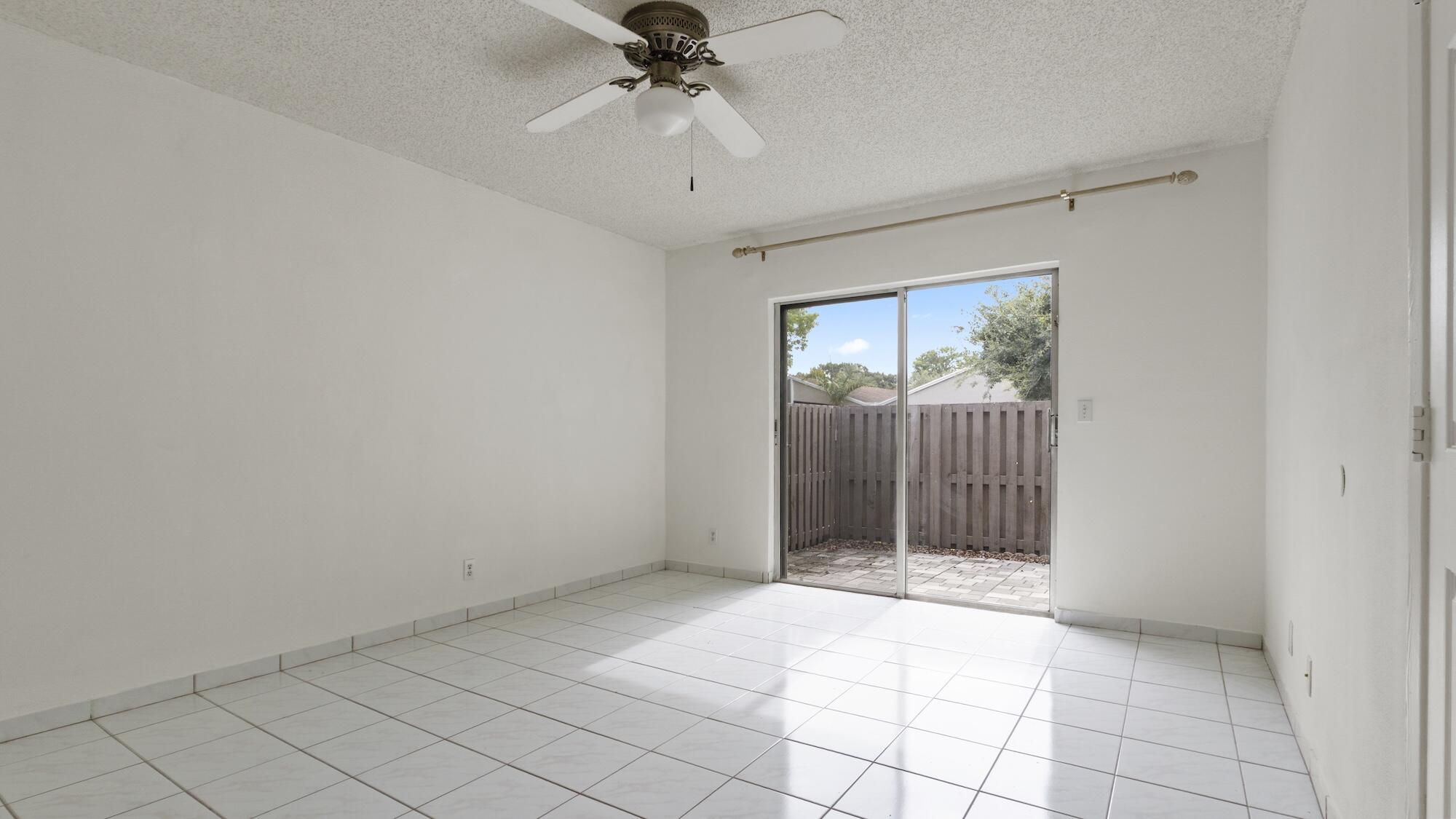 570 Woodgate Circle A Property Photo 26