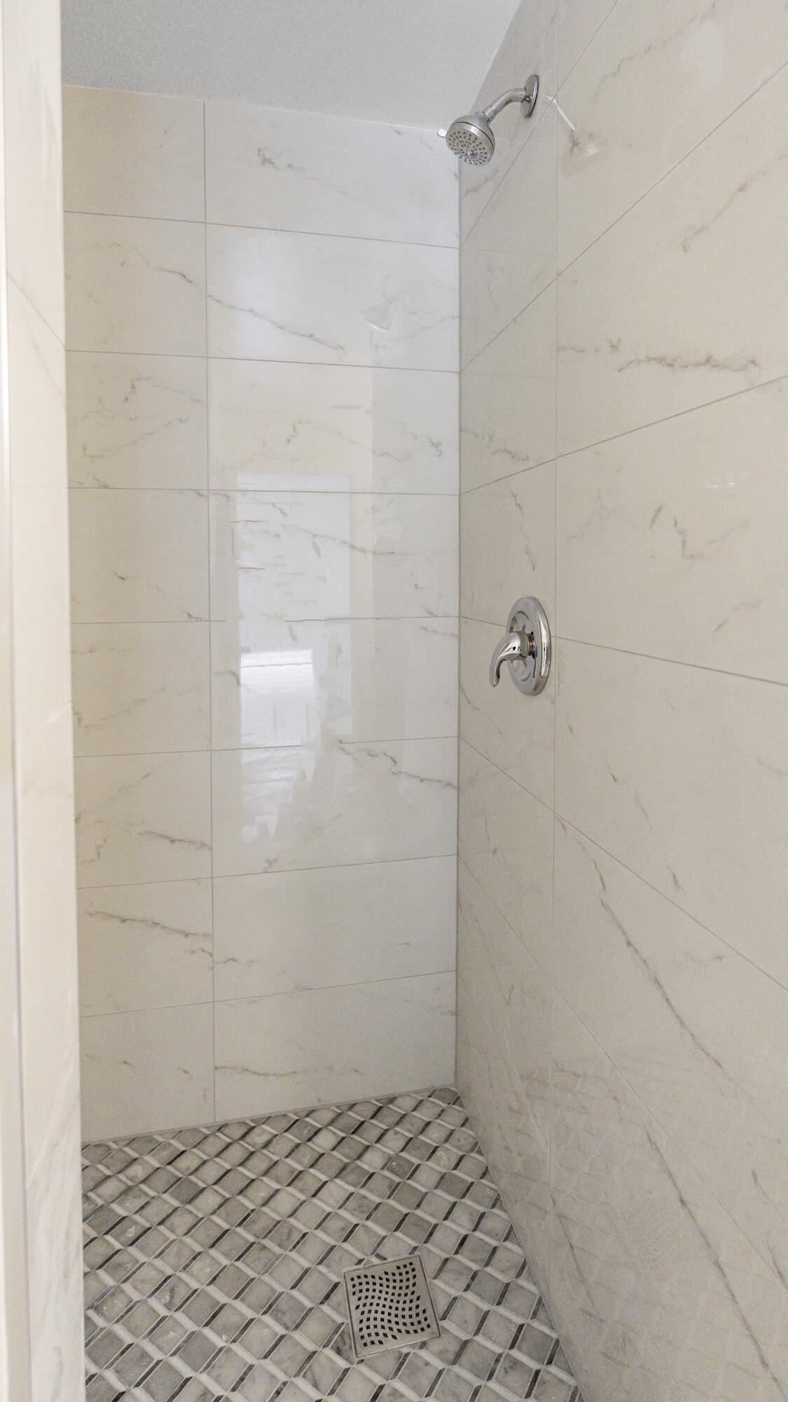 570 Woodgate Circle A Property Photo 32