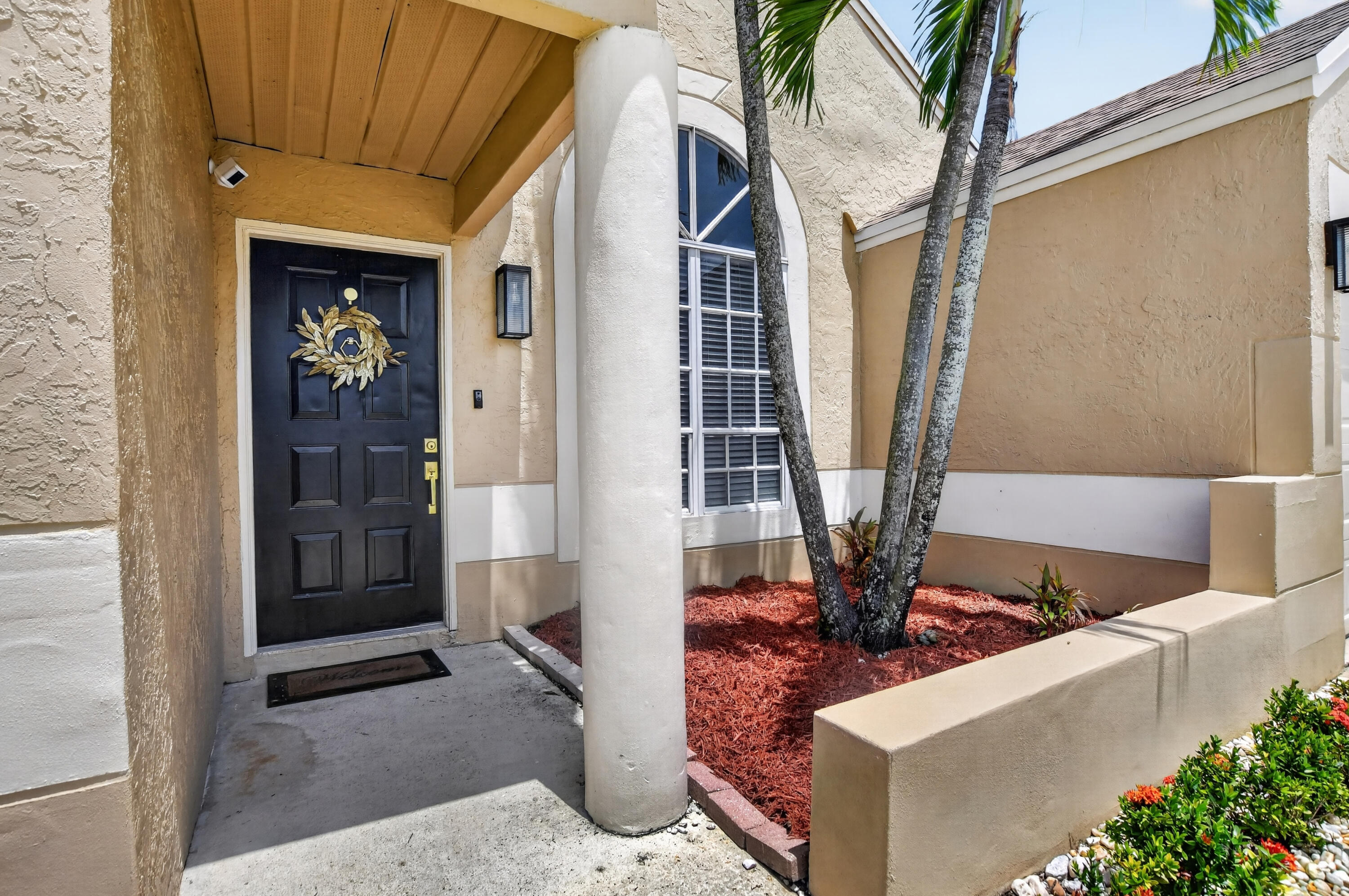 23172 Bentley Place Property Photo 2