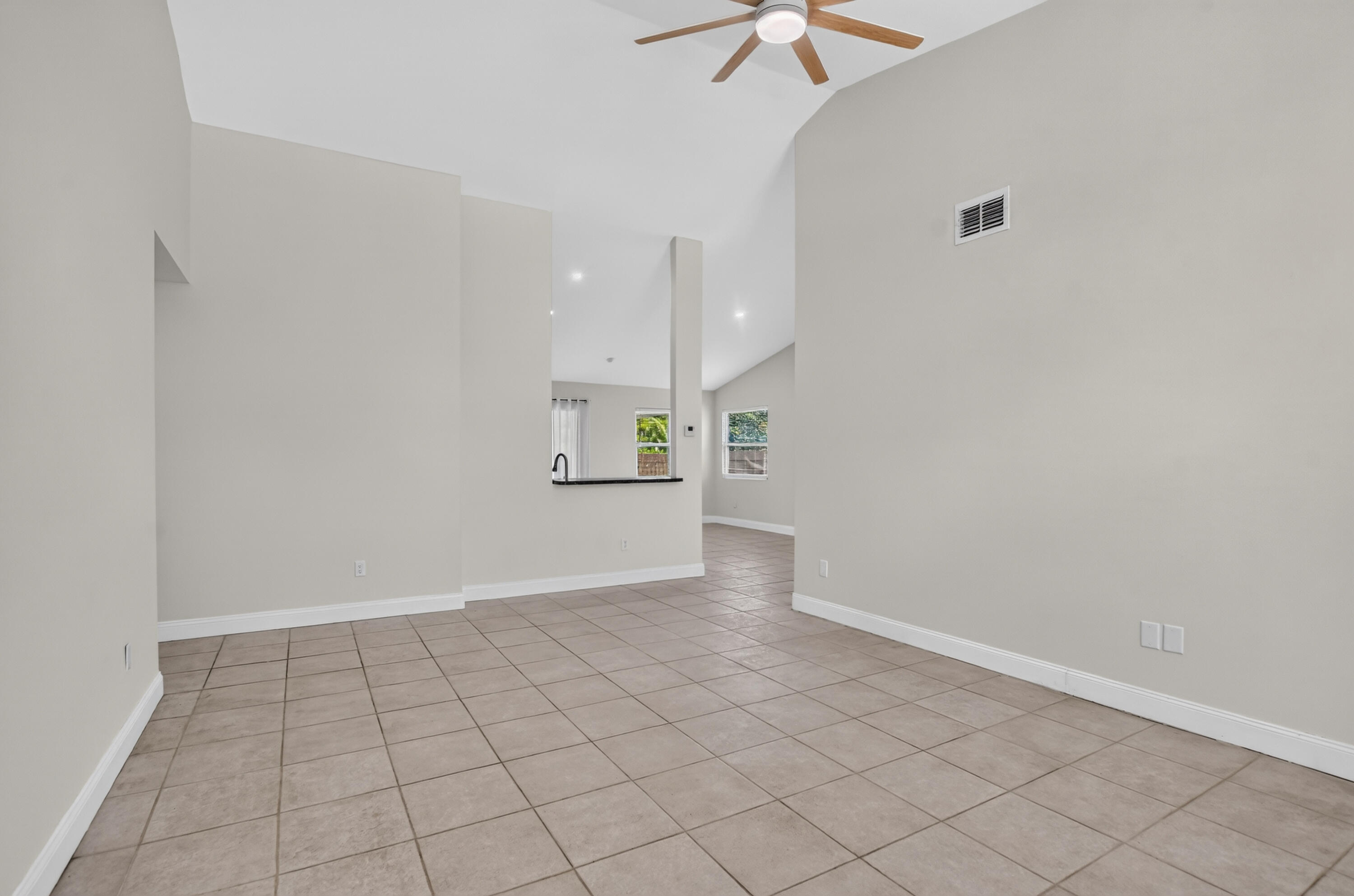 23172 Bentley Place Property Photo 4