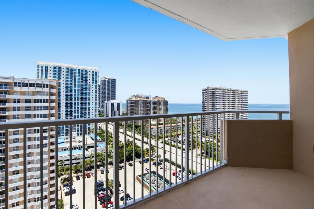 1985 S Ocean Drive 17d Property Photo 3