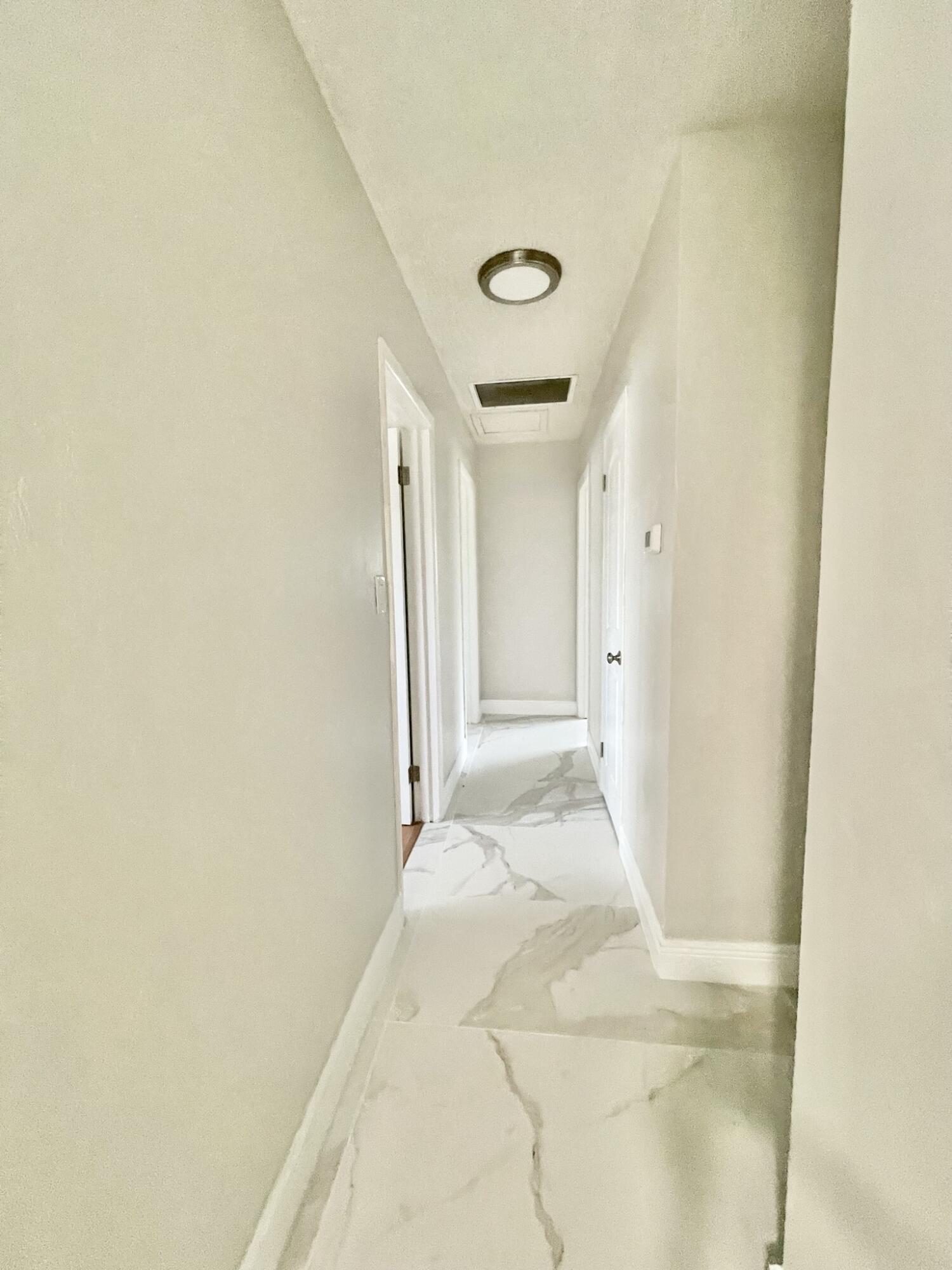 5630 Hollywood Boulevard Property Photo 13
