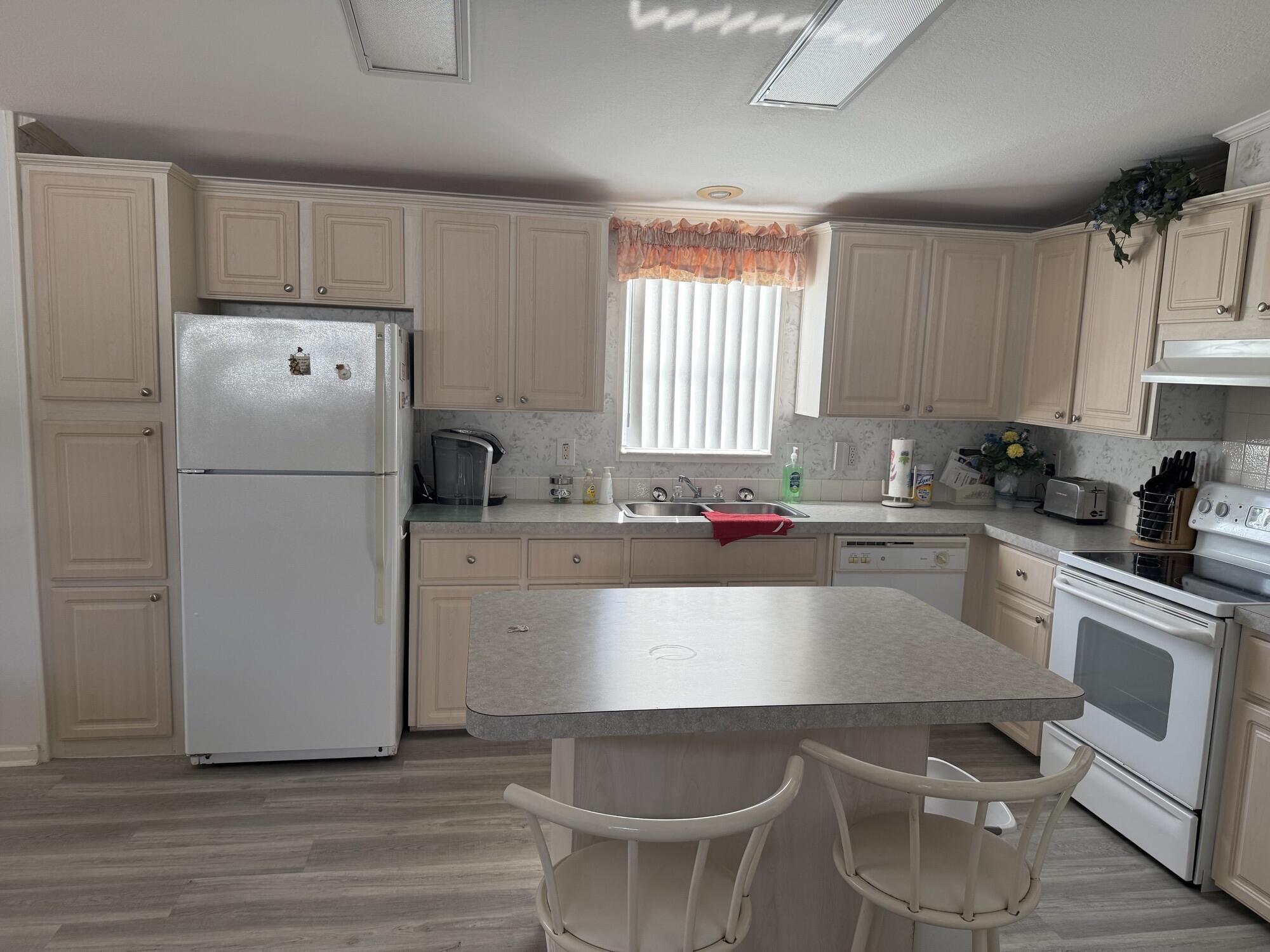 6615 Spanish Lakes Boulevard Property Photo 7