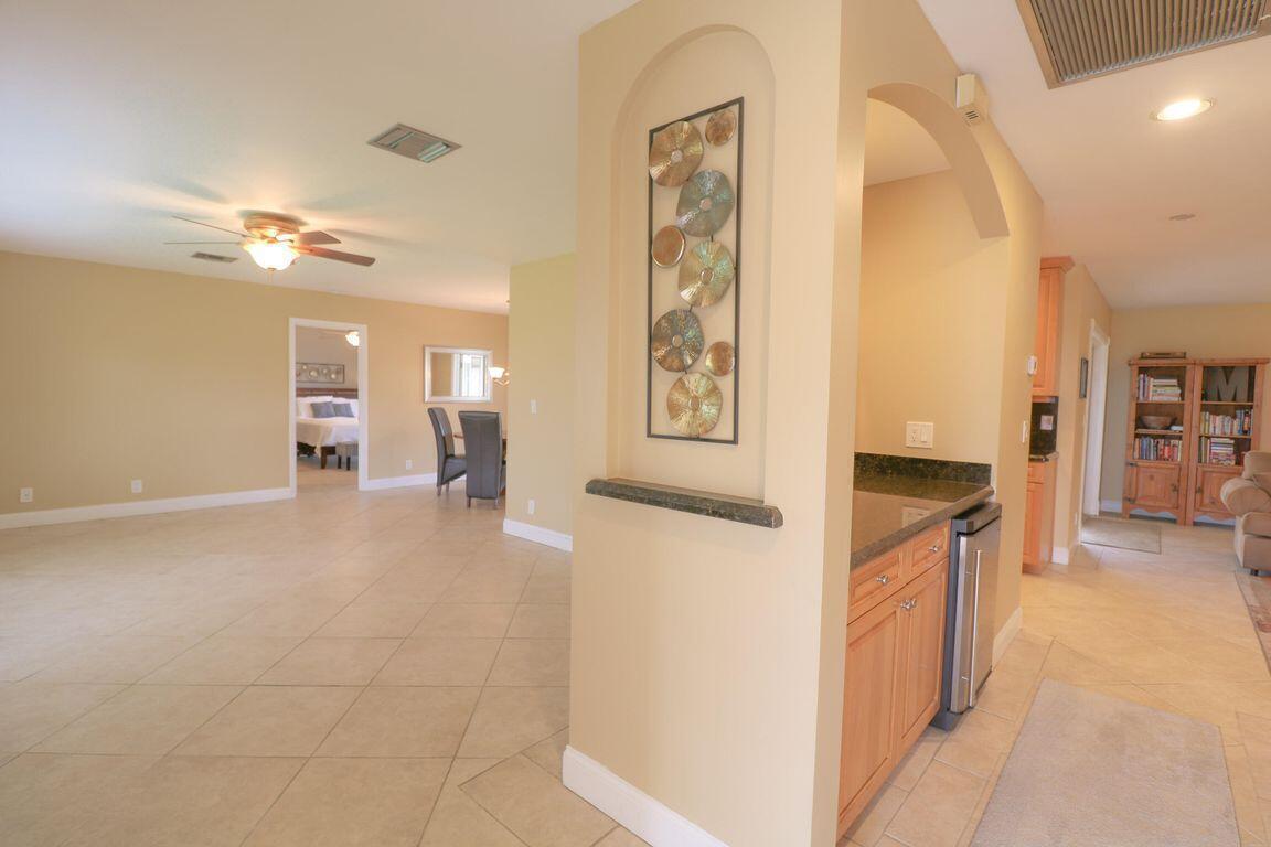 73 Pine Hill Trail W Property Photo 4