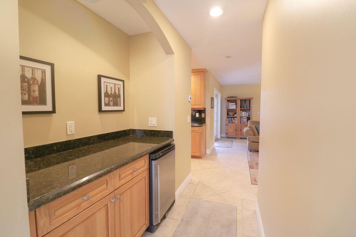 73 Pine Hill Trail W Property Photo 10