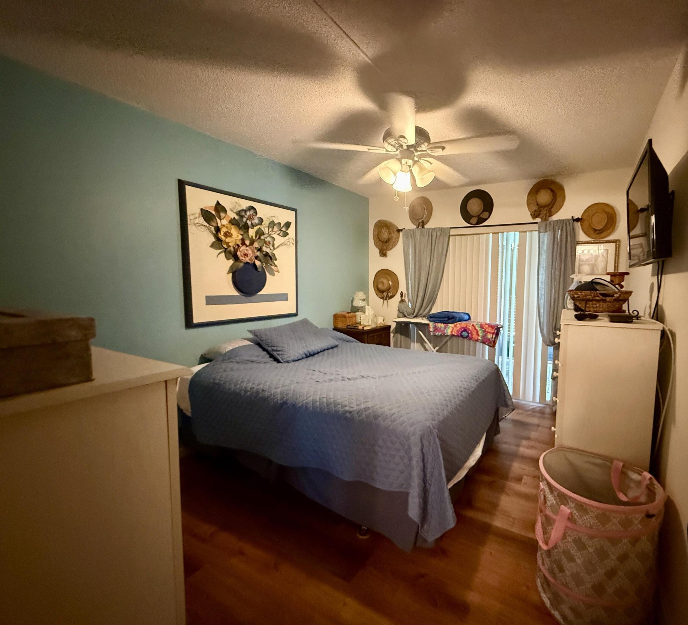 85 Canterbury D Property Photo 5