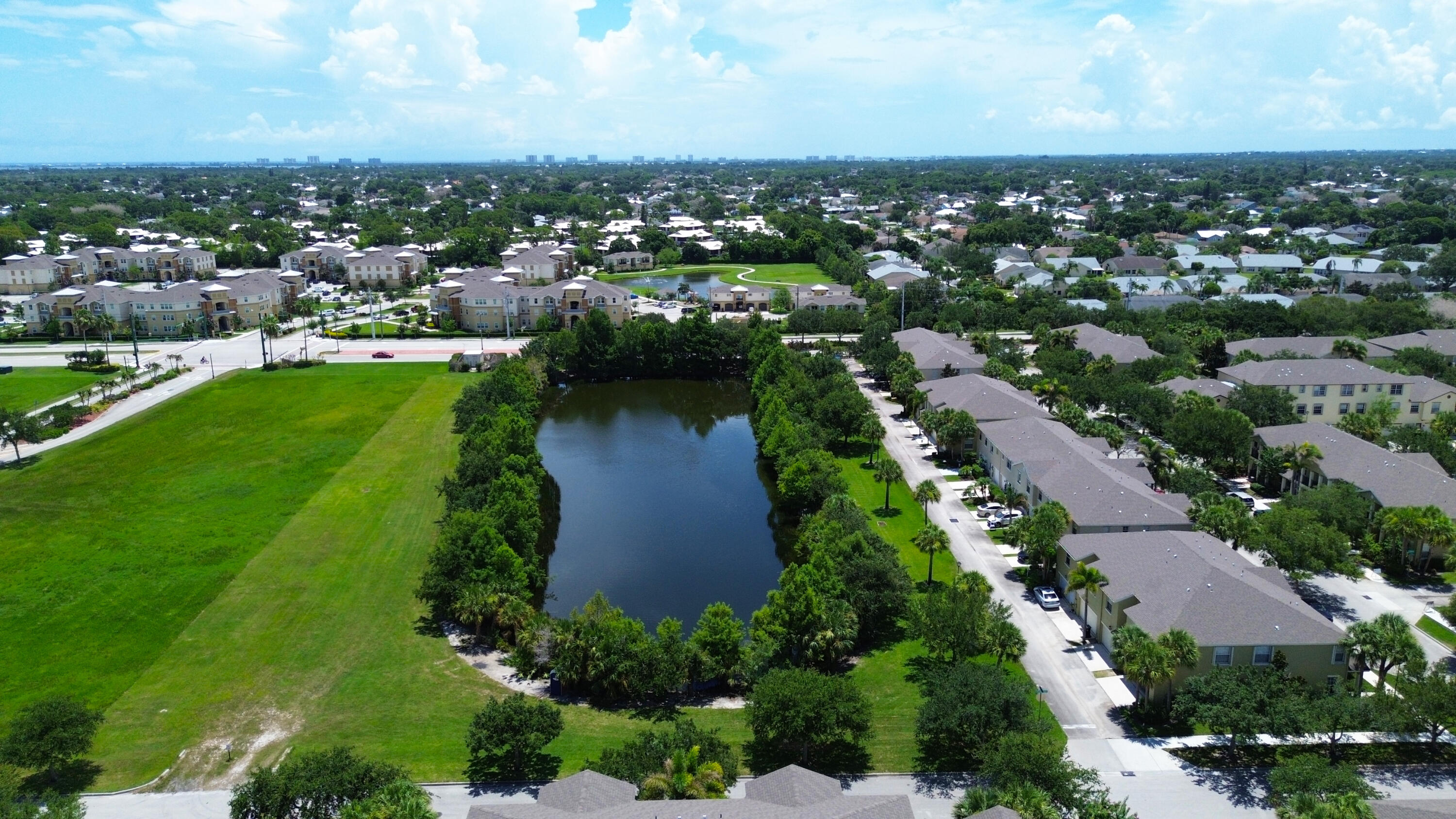 1890 Se Interlachen Drive Property Photo 43