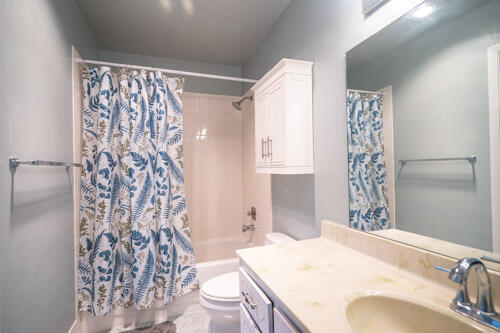 235 Nw 46th Avenue B Property Photo 6