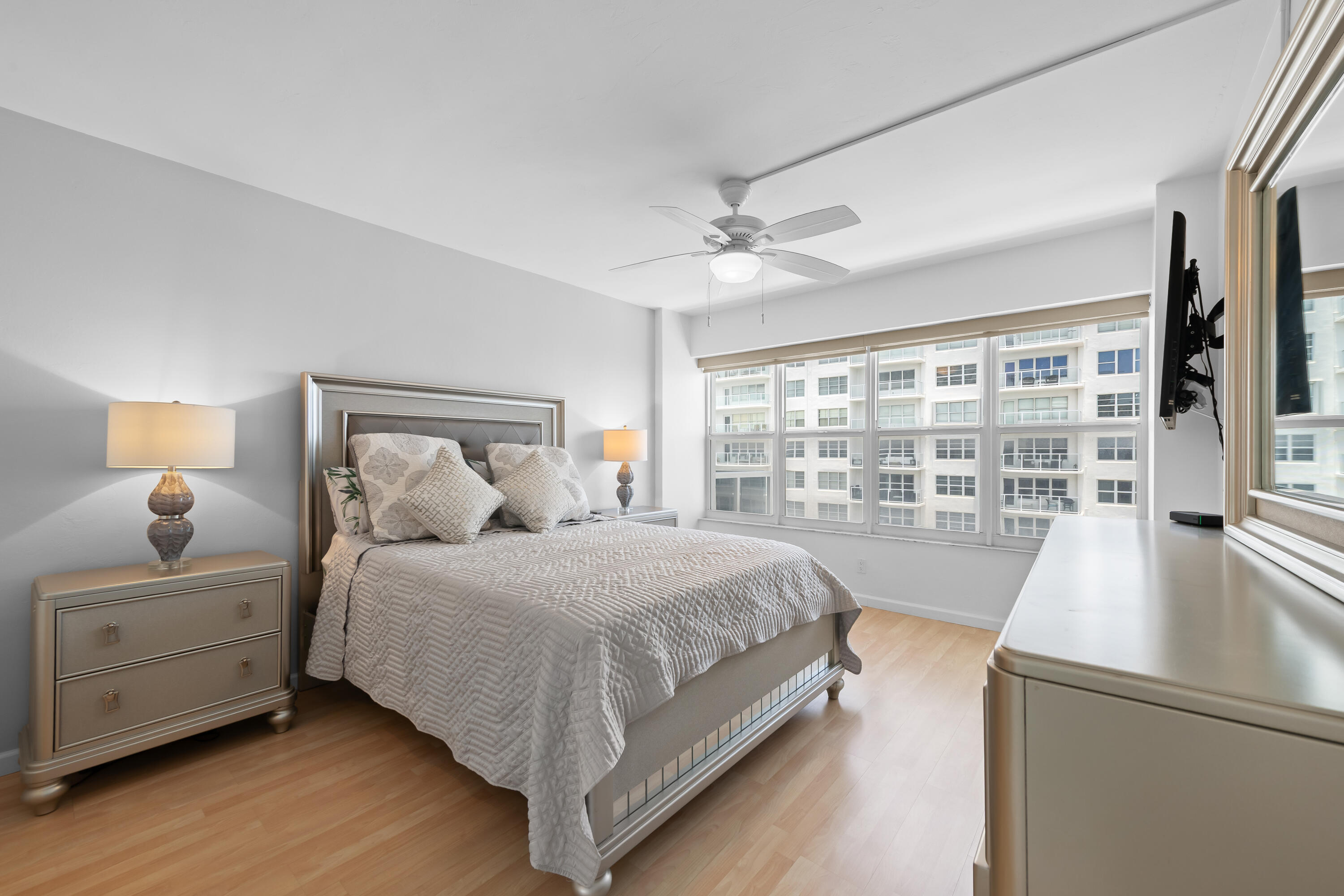 3700 Galt Ocean Drive 1604 Property Photo 12