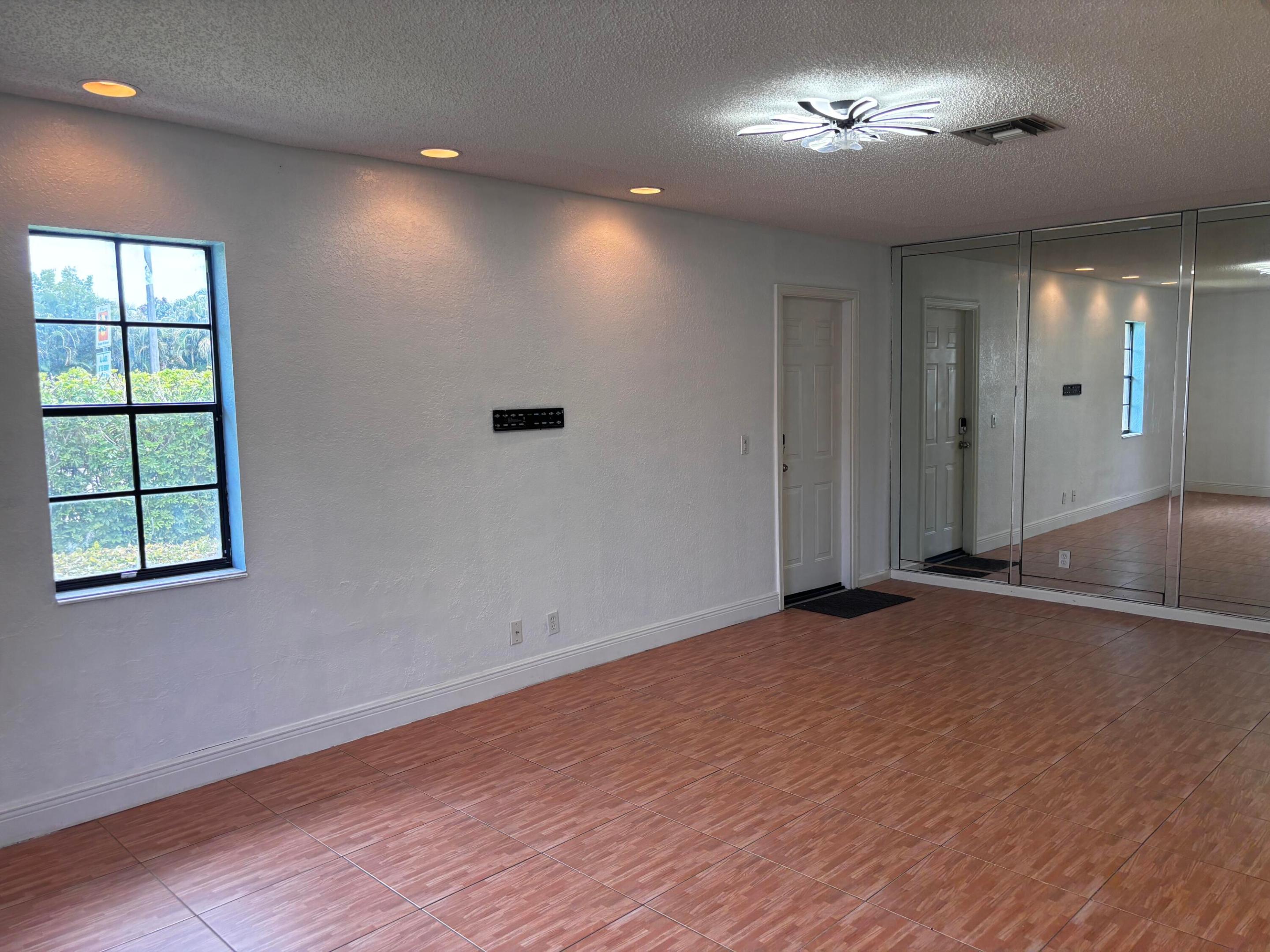 12761 Westhampton Circle Property Photo 6