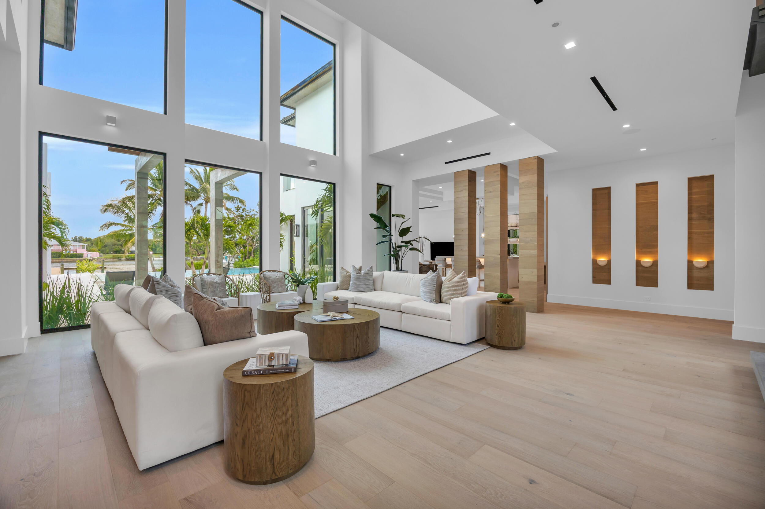 19175 W Riverside Drive Property Photo 5