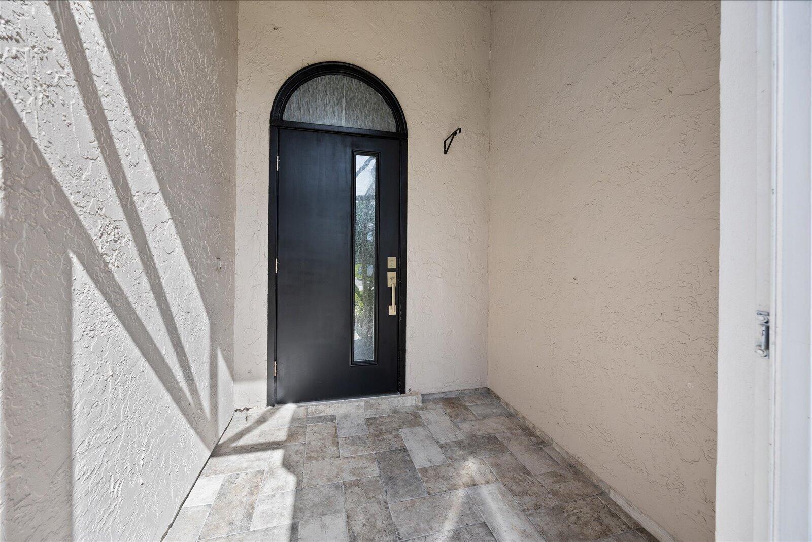 160 Ne Twylite Terrace Property Photo 3
