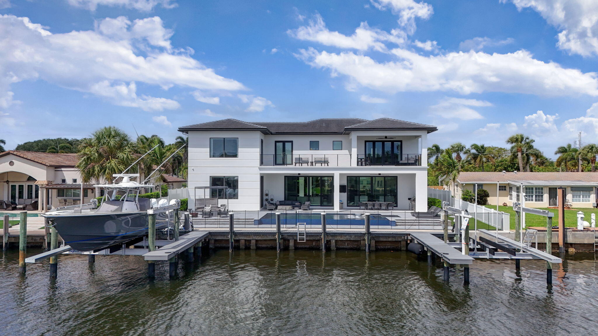 824 Shore Drive Property Photo 3