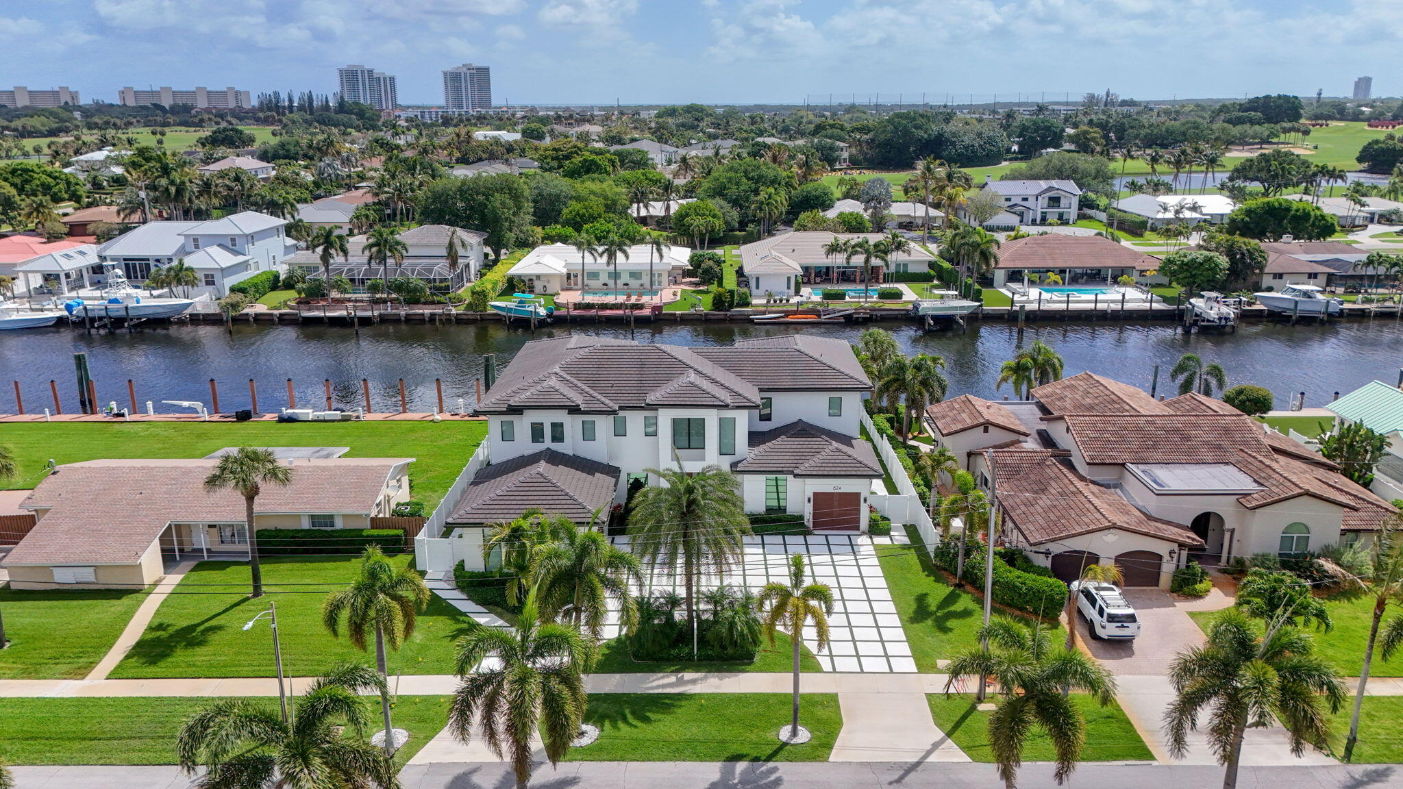 824 Shore Drive Property Photo 8