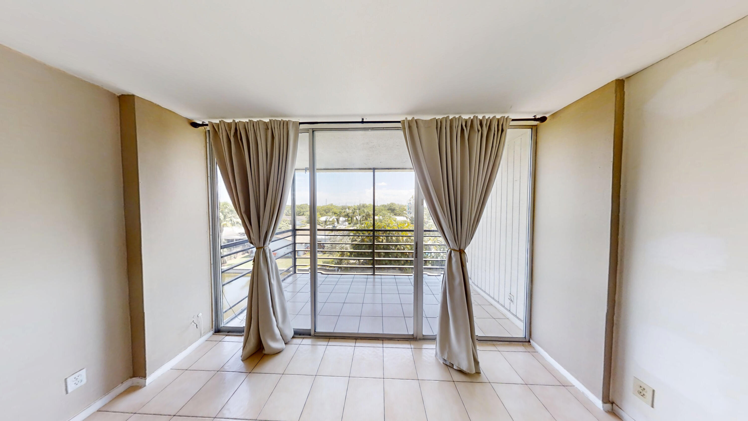 108 Royal Park Drive Unit 4e Property Photo 6