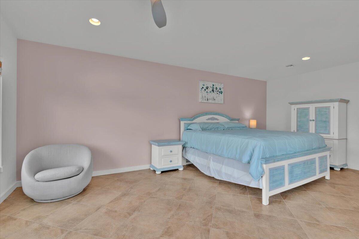 611 Se Harborview Drive Property Photo 25