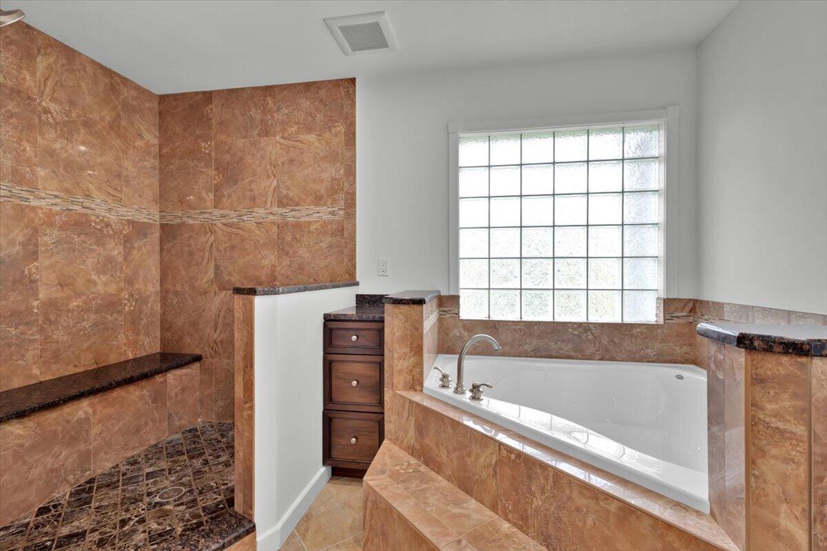 611 Se Harborview Drive Property Photo 33