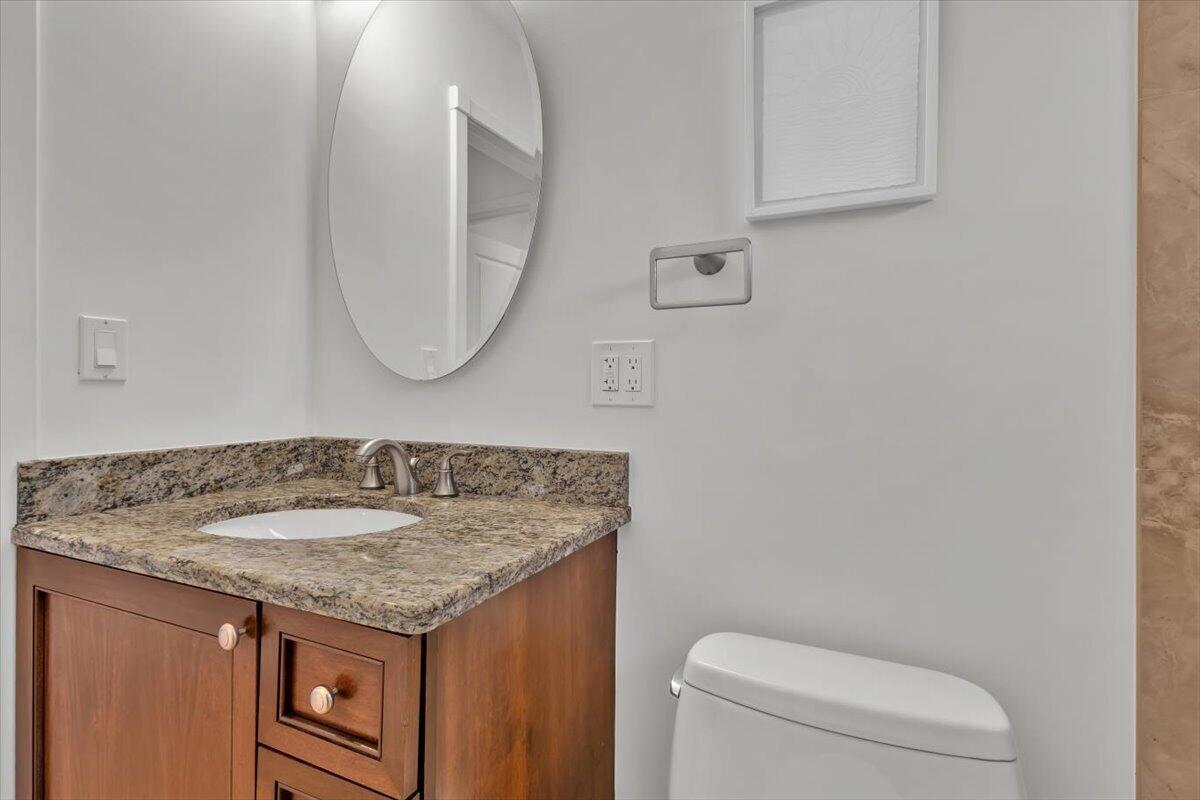 611 Se Harborview Drive Property Photo 45