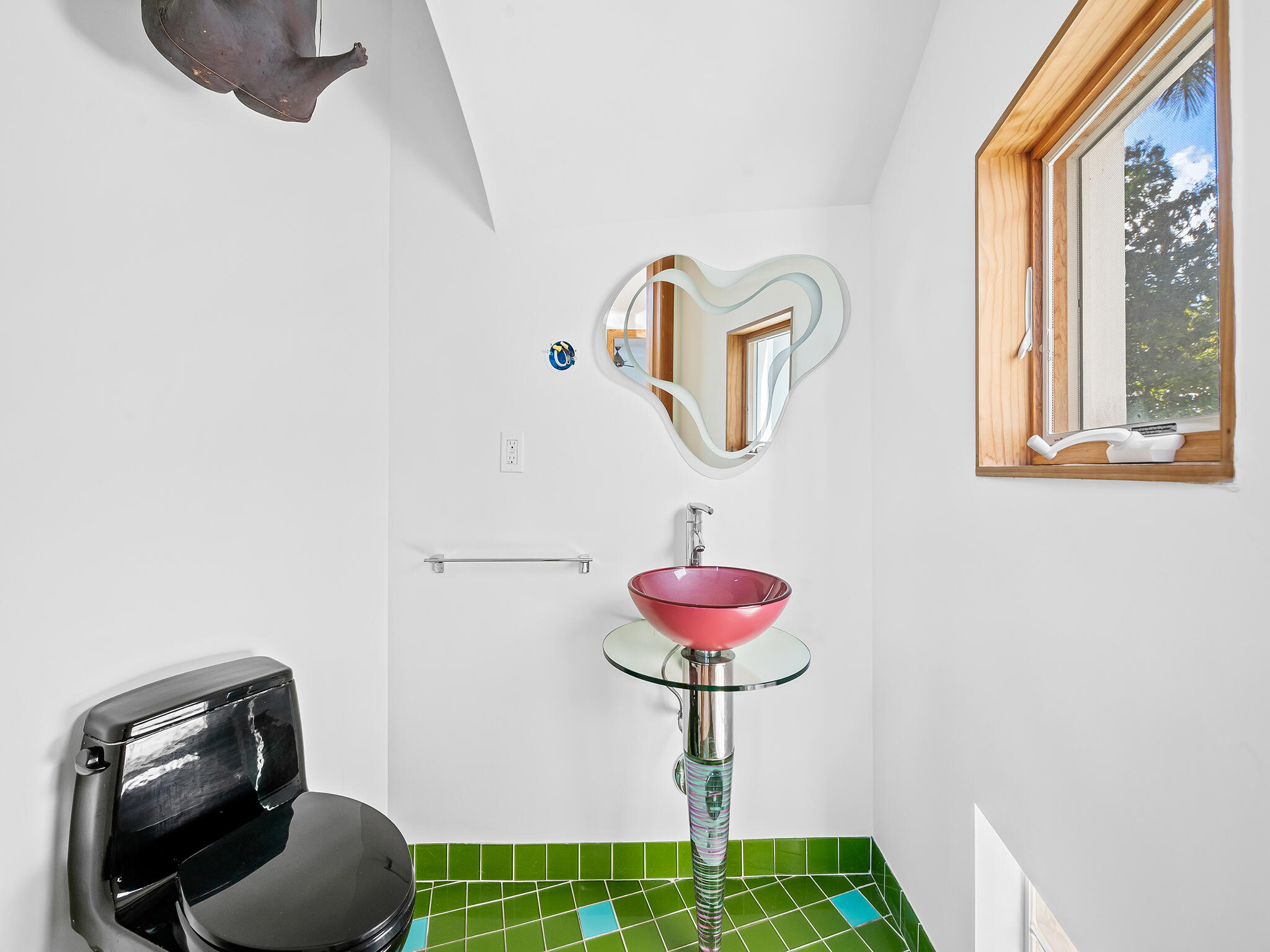 450 Victoria Terrace Property Photo 29