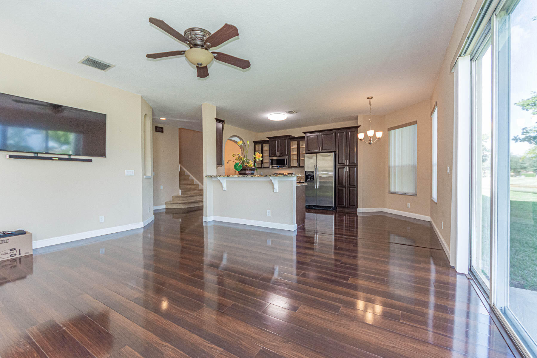 6027 Arlington Way Property Photo 10