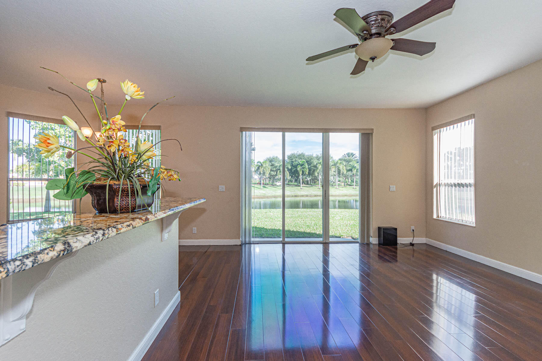 6027 Arlington Way Property Photo 12