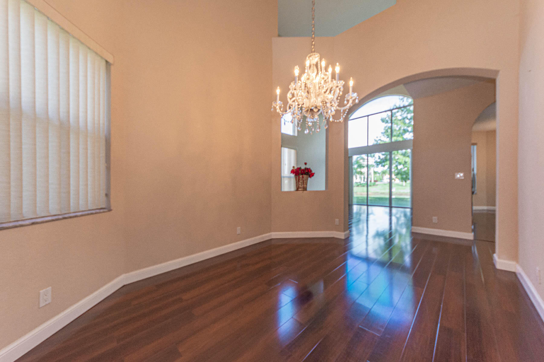 6027 Arlington Way Property Photo 16