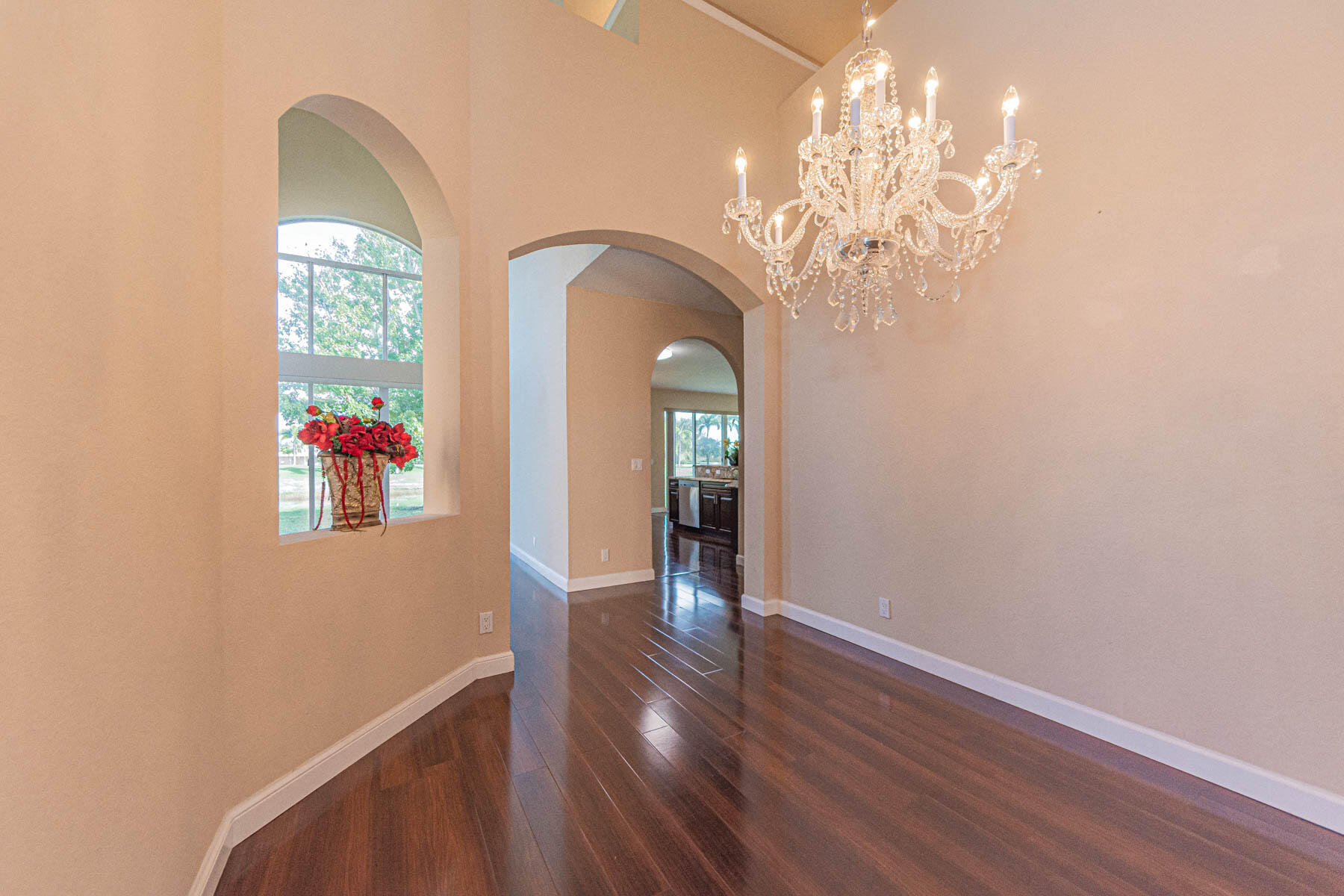 6027 Arlington Way Property Photo 17