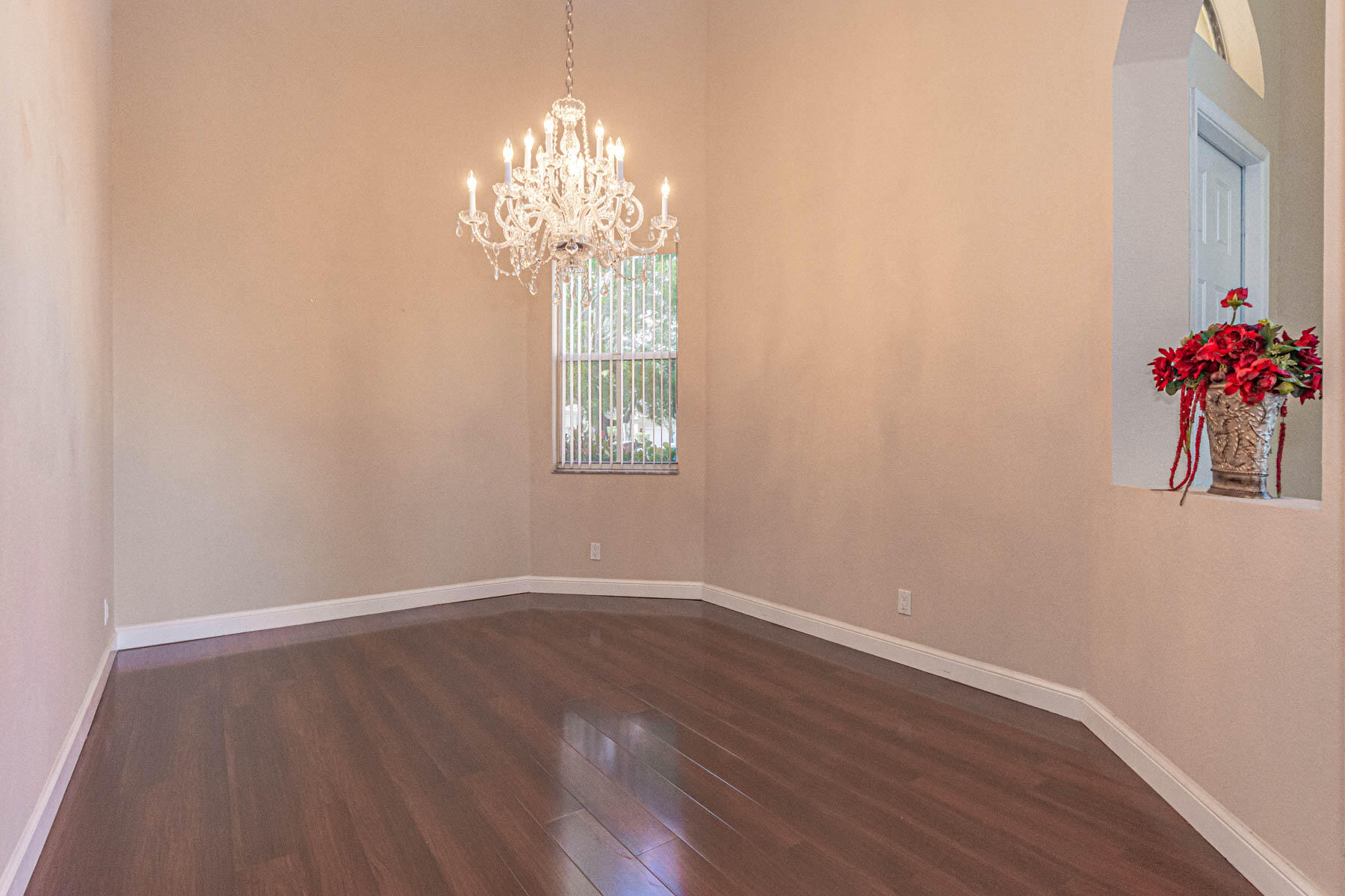6027 Arlington Way Property Photo 18