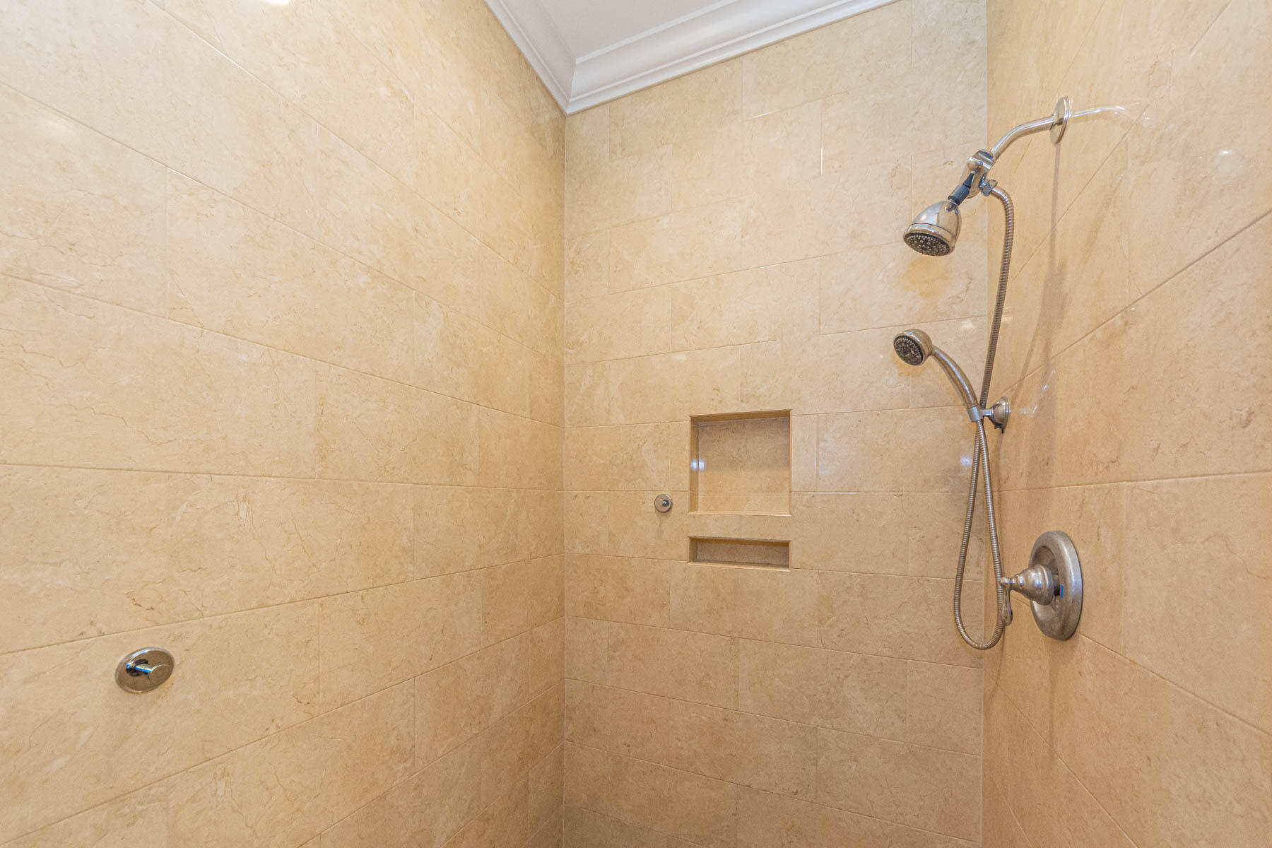 6027 Arlington Way Property Photo 26