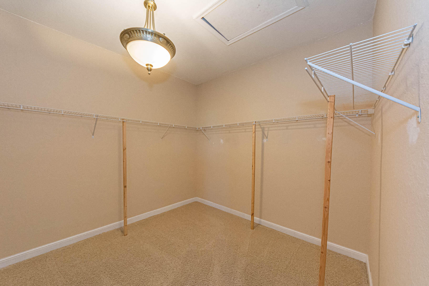 6027 Arlington Way Property Photo 29