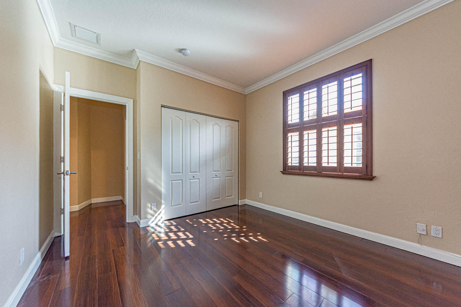 6027 Arlington Way Property Photo 30