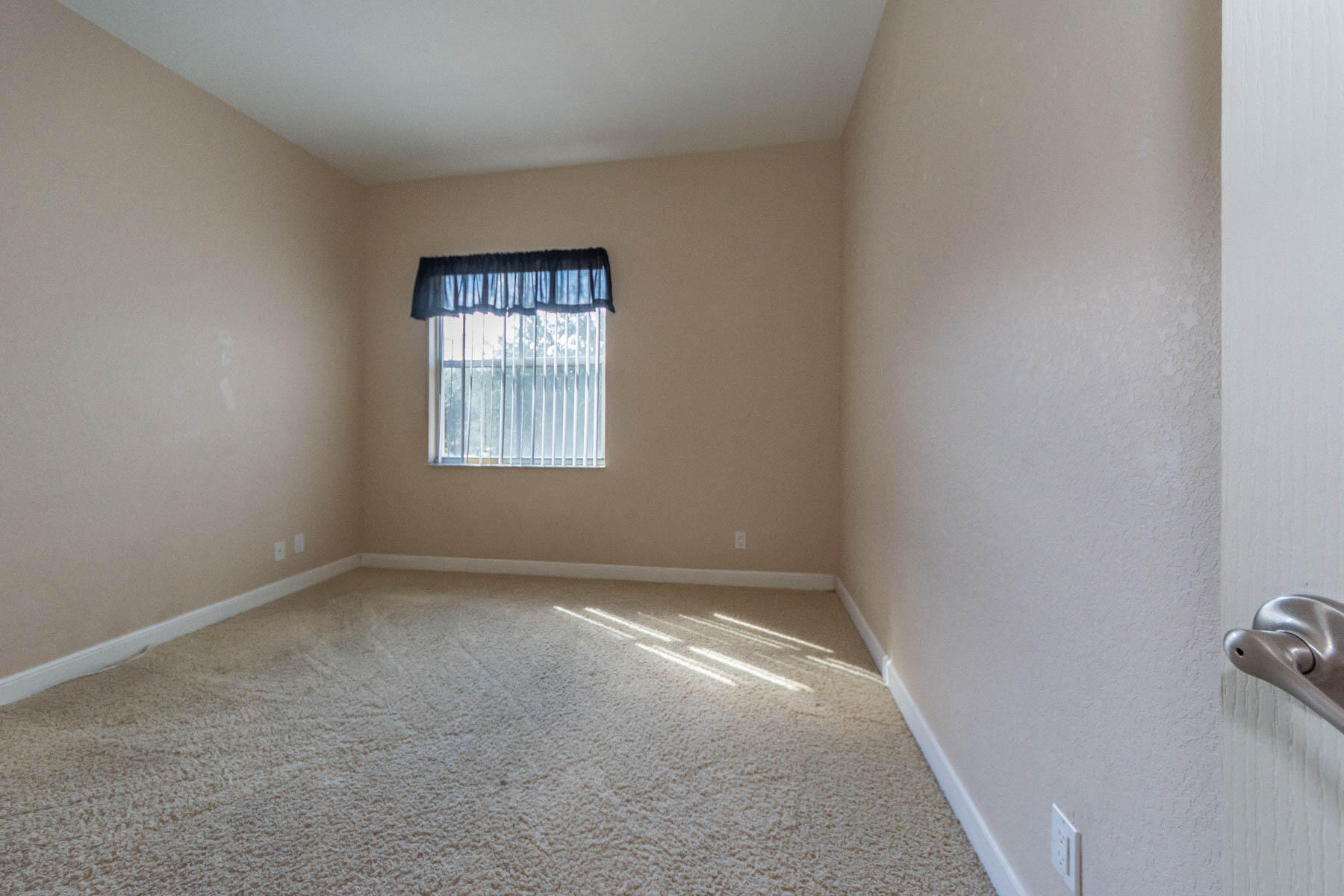 6027 Arlington Way Property Photo 37