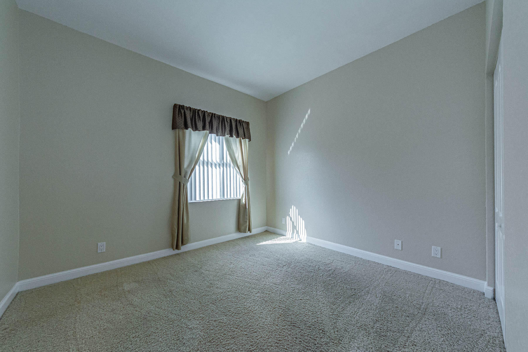 6027 Arlington Way Property Photo 39