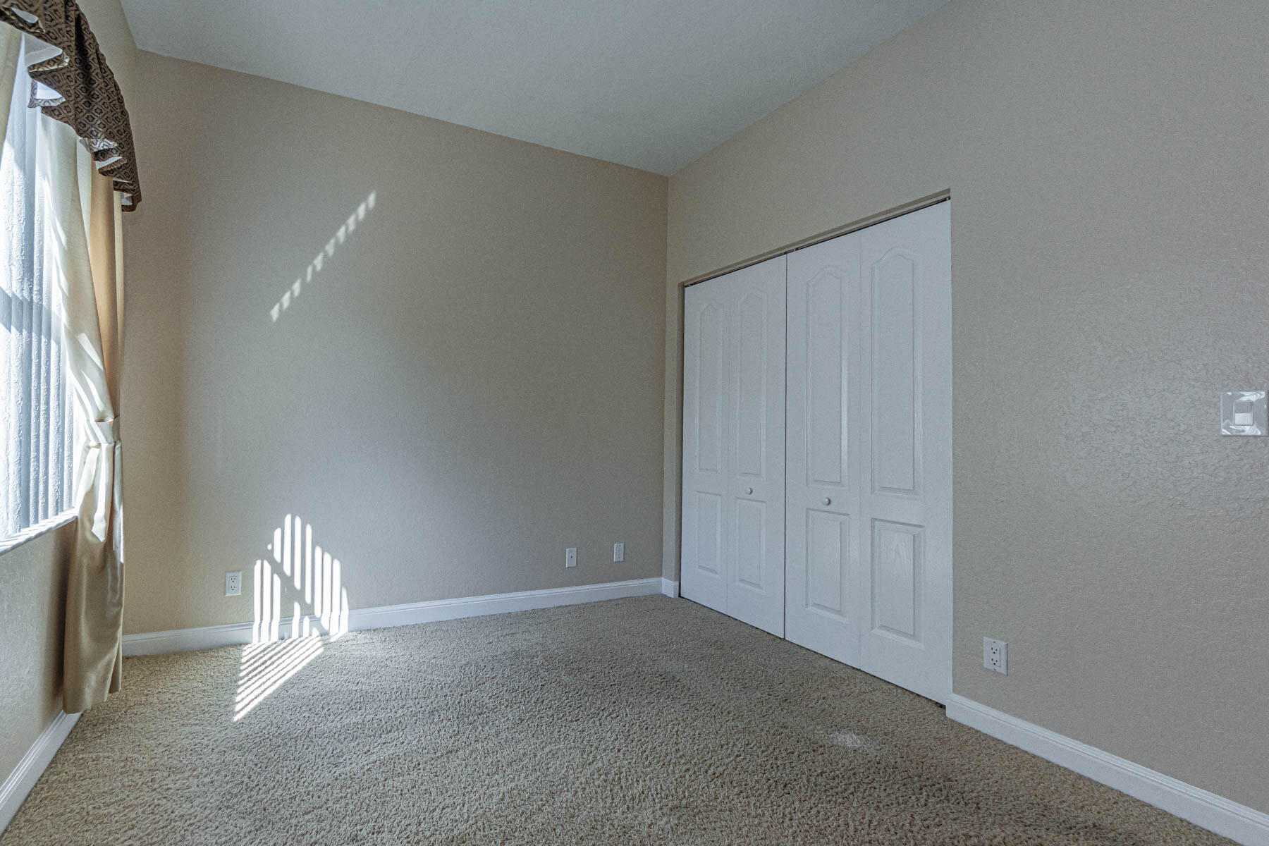 6027 Arlington Way Property Photo 40