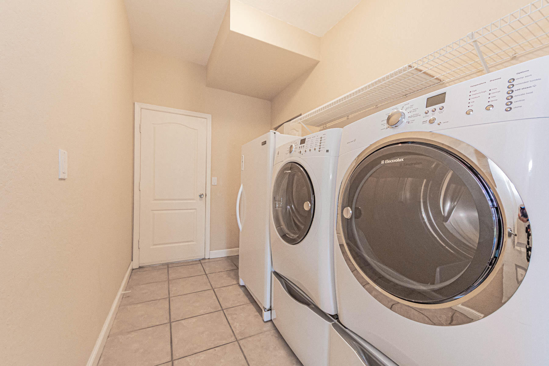 6027 Arlington Way Property Photo 41