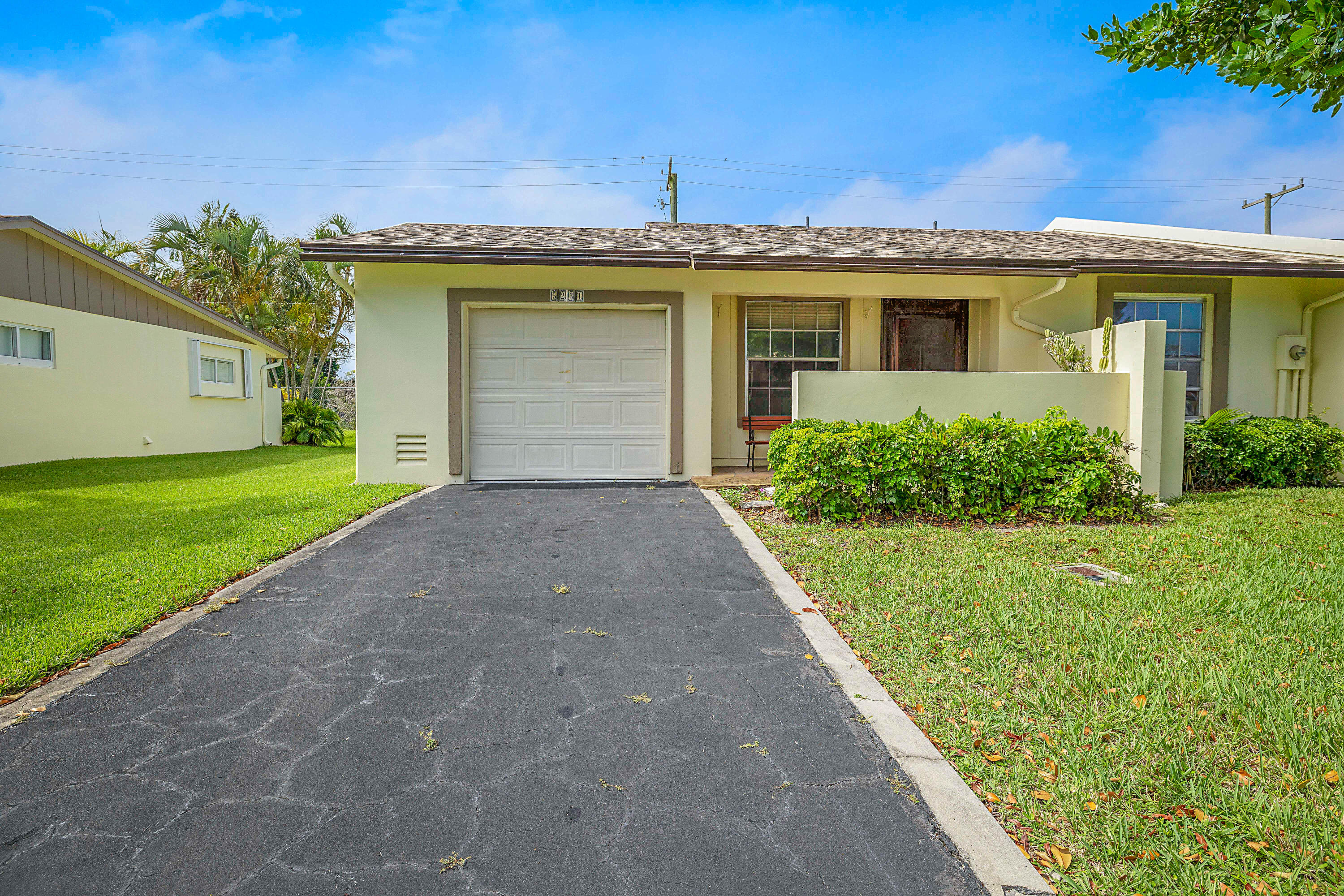5231 Copperleaf Circle Property Photo 1
