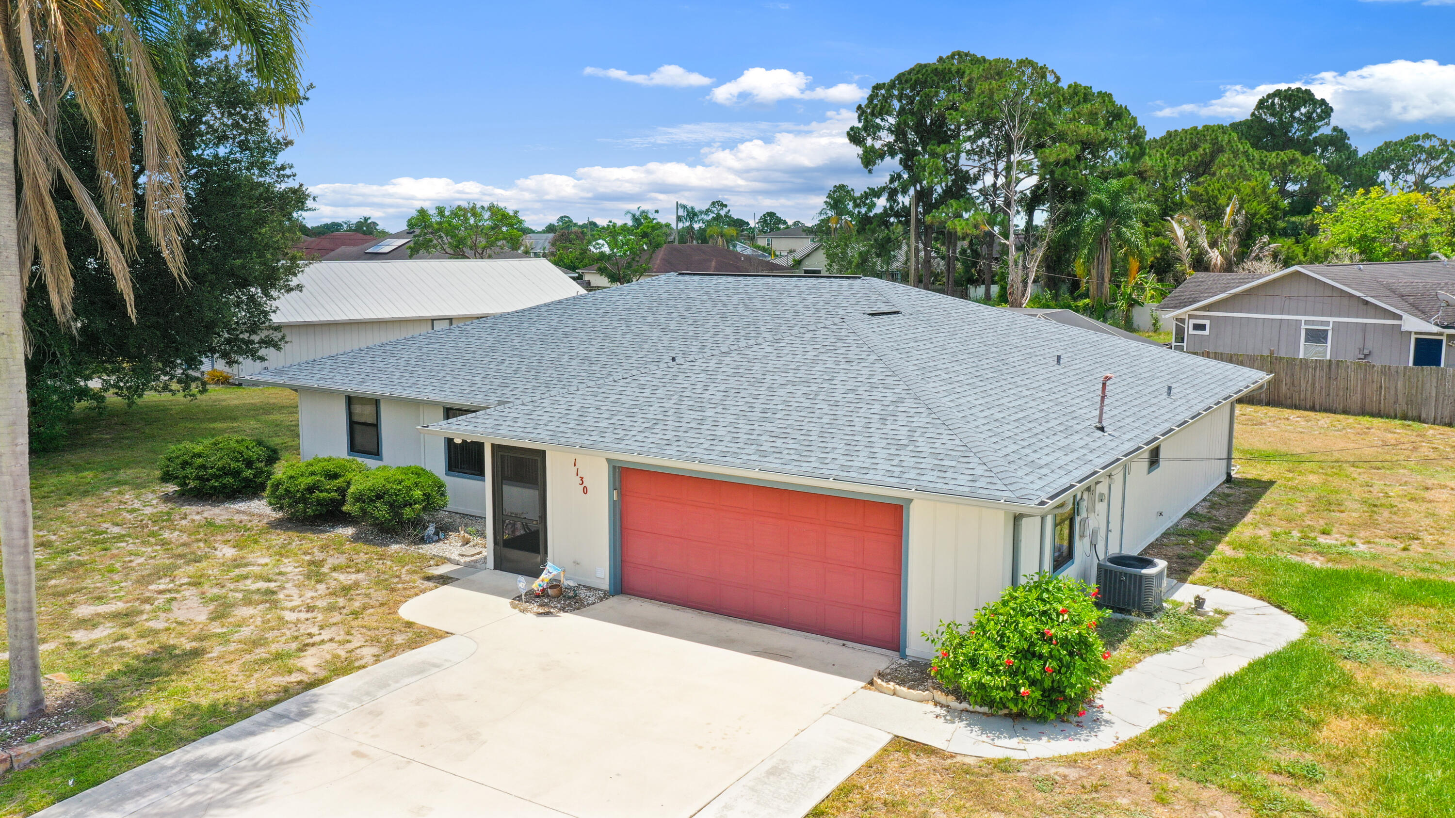 1130 Sw Alcantarra Boulevard Property Photo 3