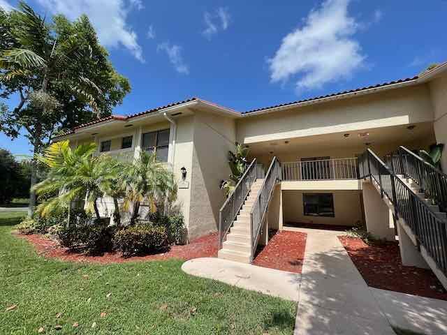1700 Windorah Way E Property Photo 1