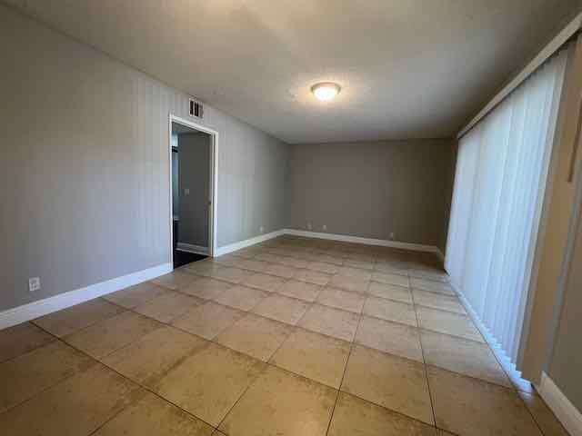 1700 Windorah Way E Property Photo 5