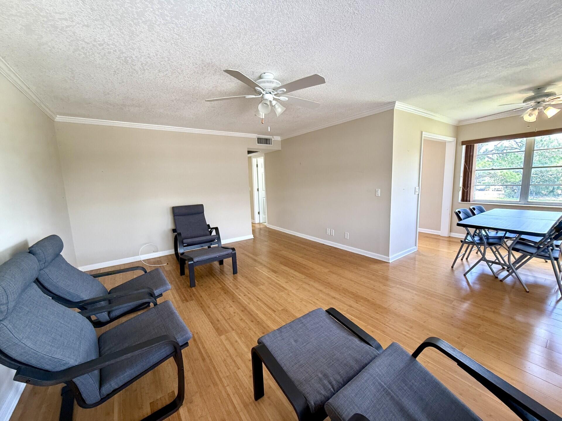 73 Hastings E Property Photo 1