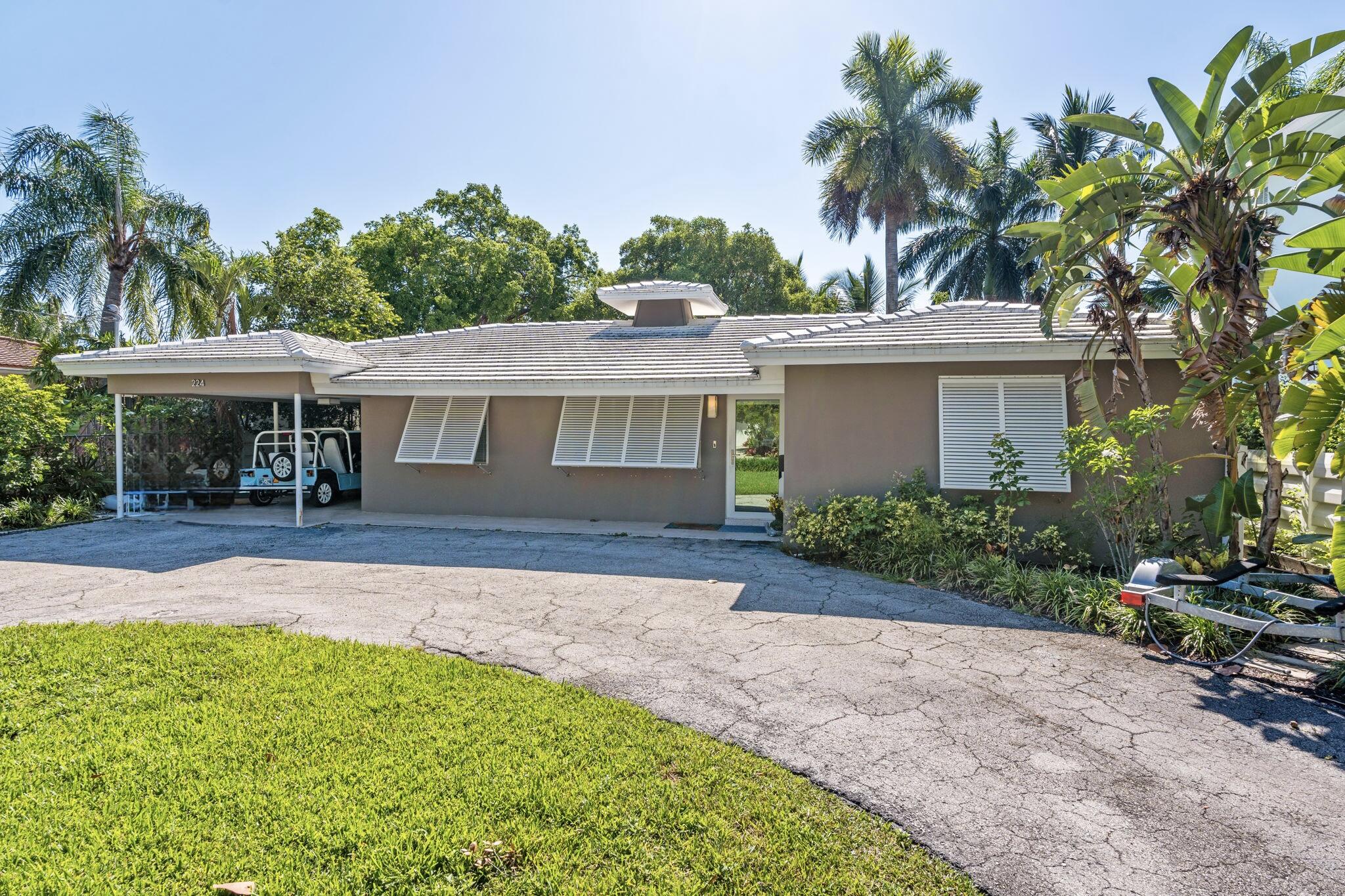 224 N Gordon Road Property Photo 4