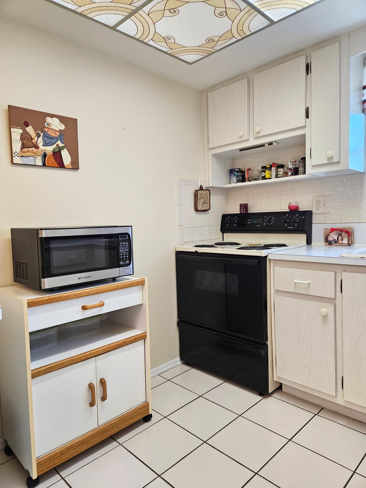 2950 Crosley Drive E C Property Photo 11
