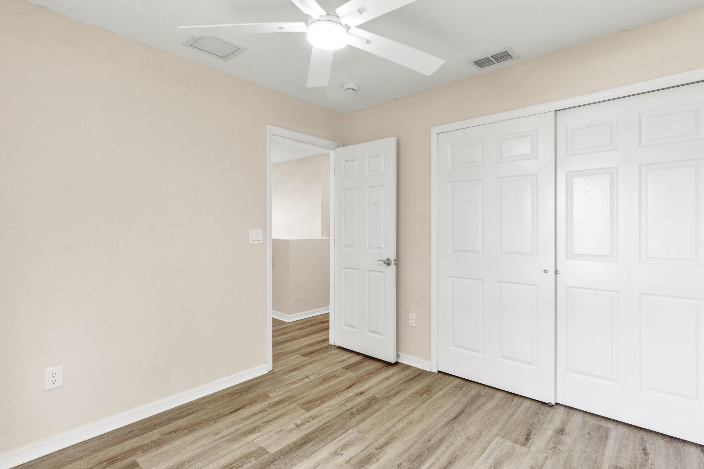 1670 Pointe West Way 1670 Property Photo 24