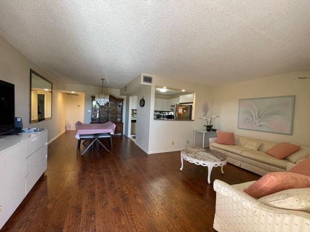 3304 Aruba Way J4 Property Photo 4
