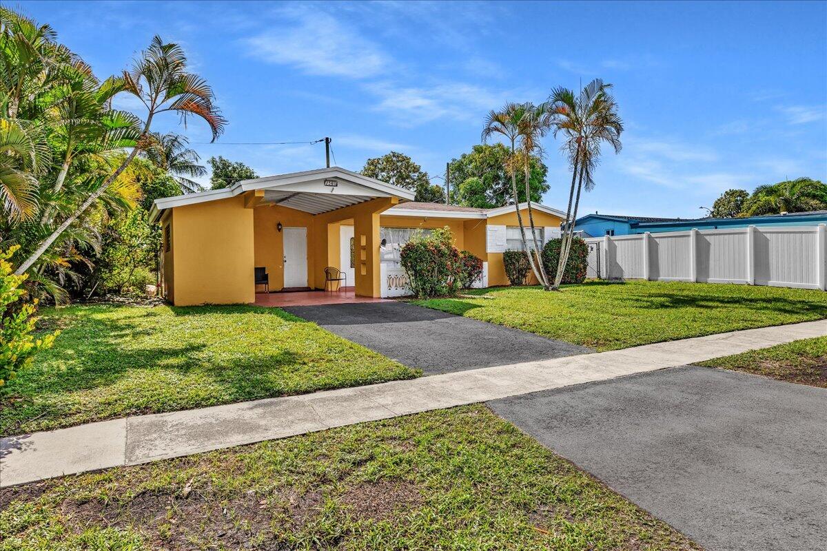 3560 NW 34th Way Property Photo 1
