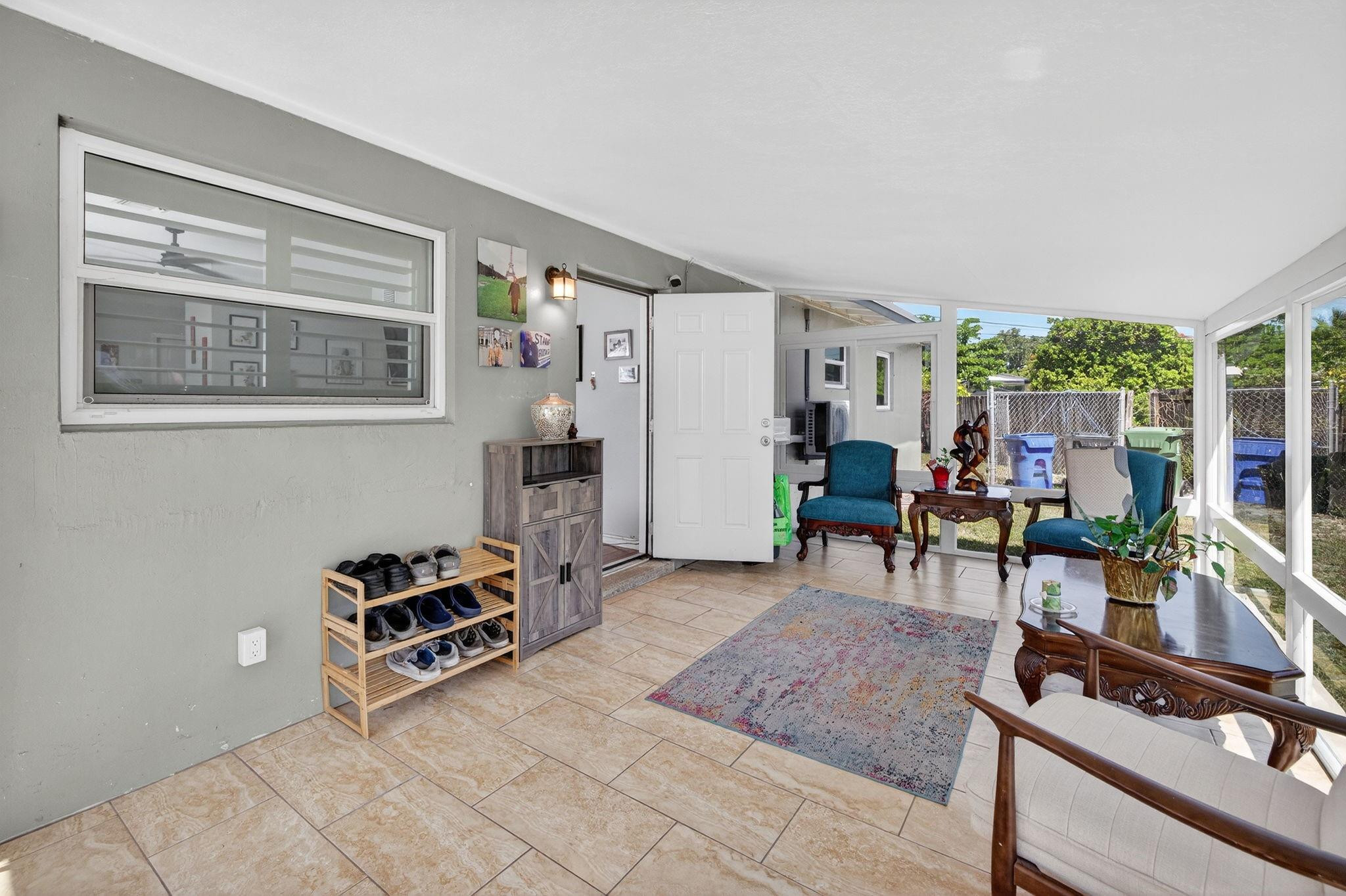 300 Sw 25th Avenue Property Photo 6