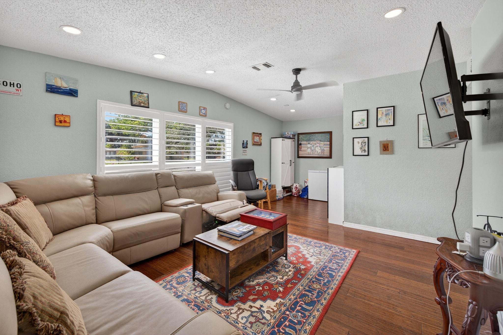 300 Sw 25th Avenue Property Photo 8